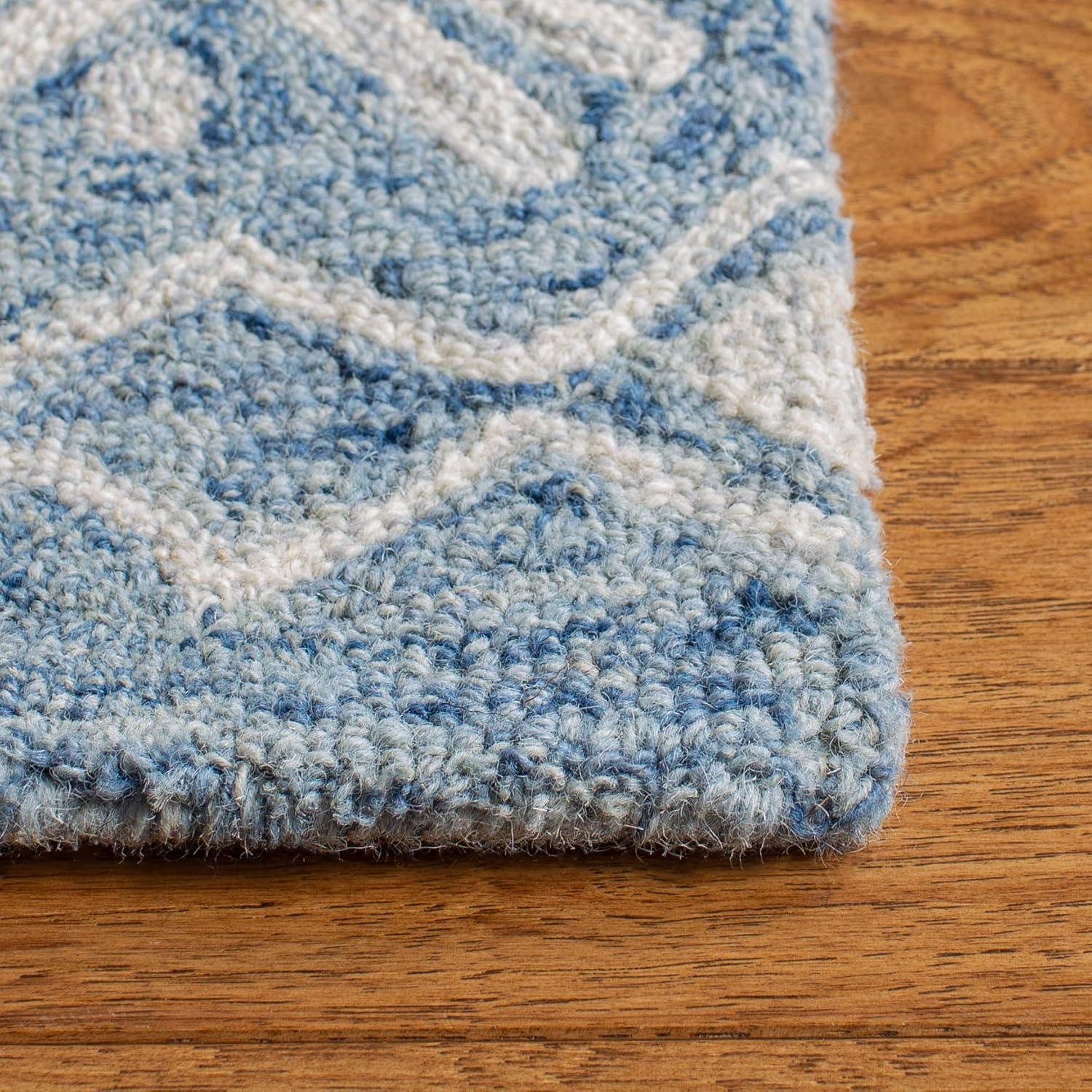 Micro-Loop MLP646 Hand Tufted Indoor Area Rug - Blue/Ivory - 5'x8' - Safavieh