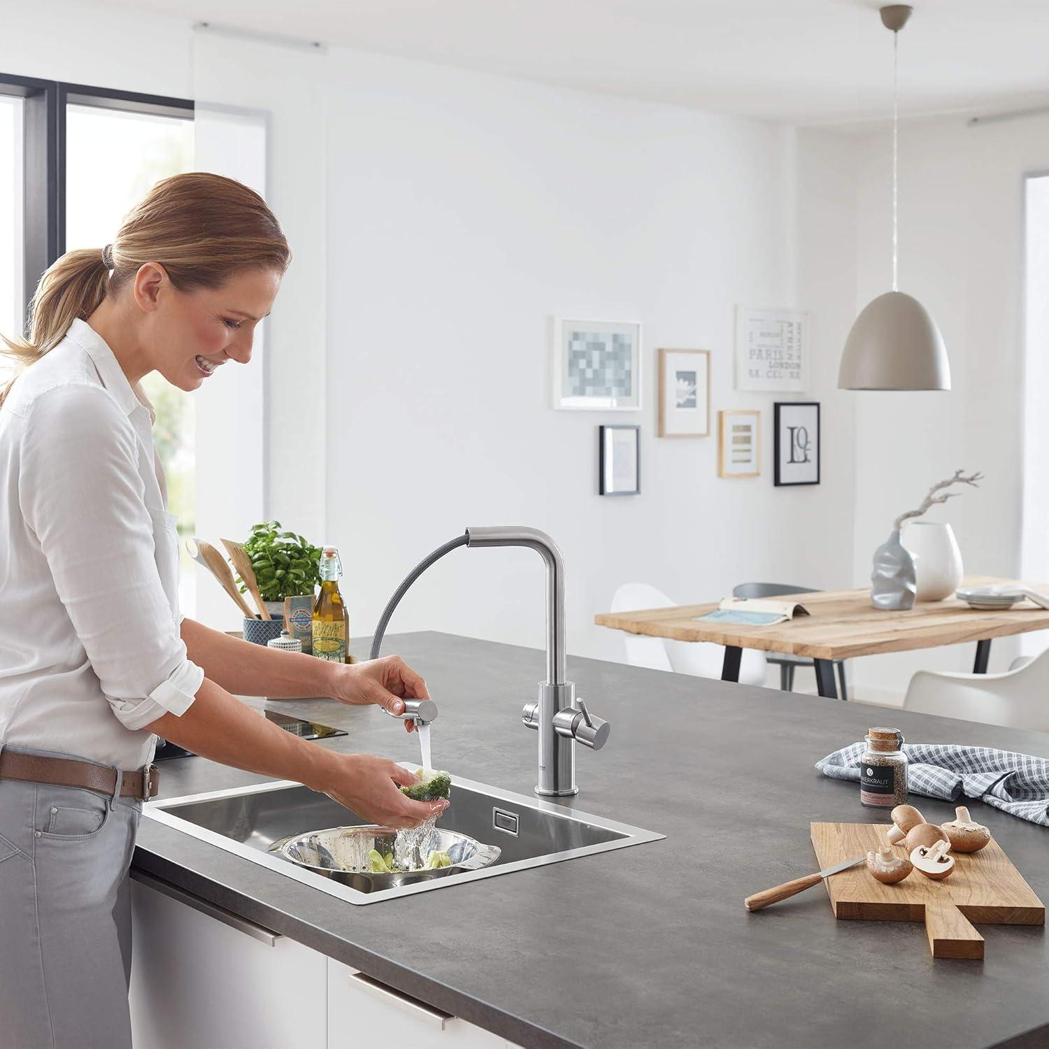 Blue Pull Out Single Handle Kitchen Faucet with Accessories