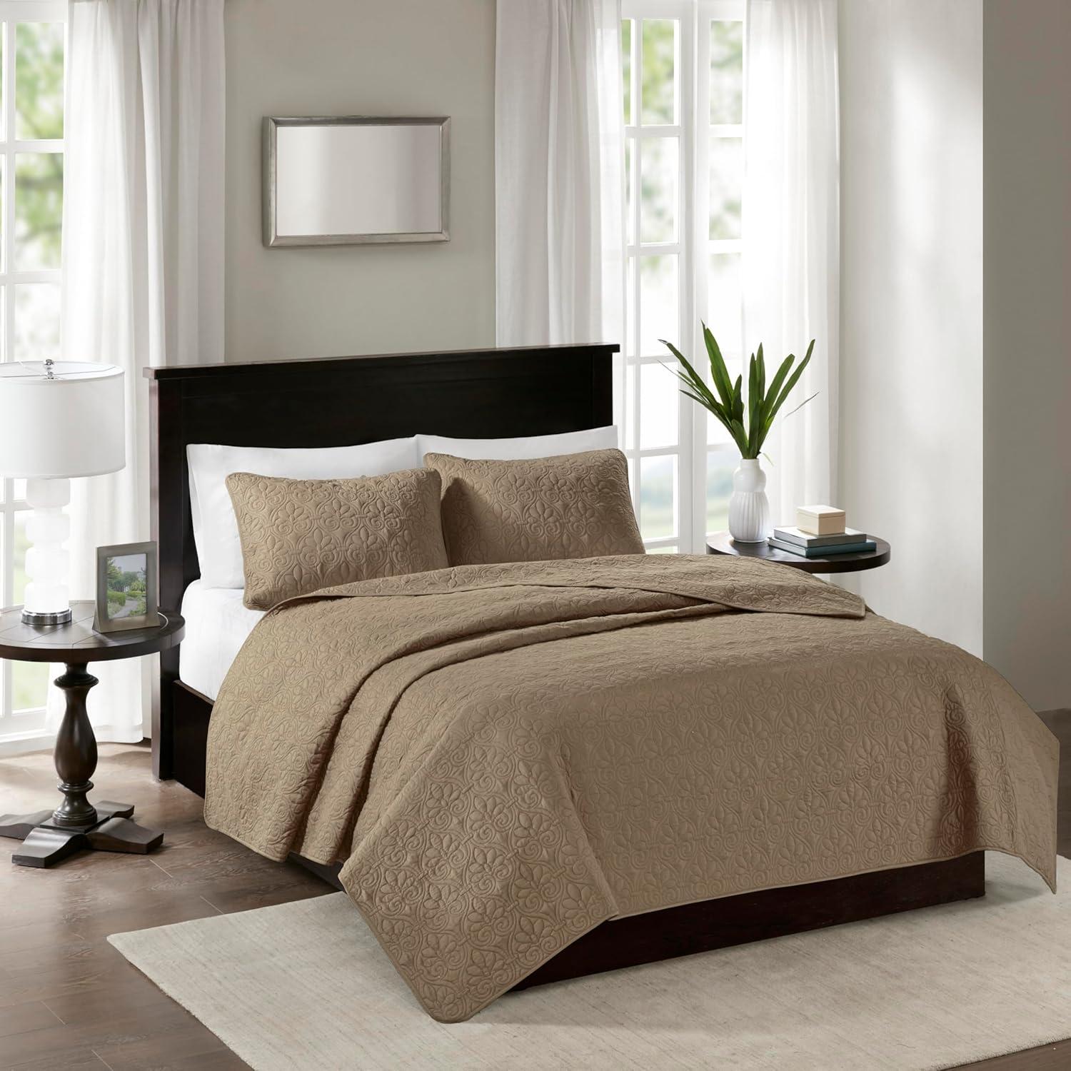 Madison Park Quebec Reversible Quilt Set