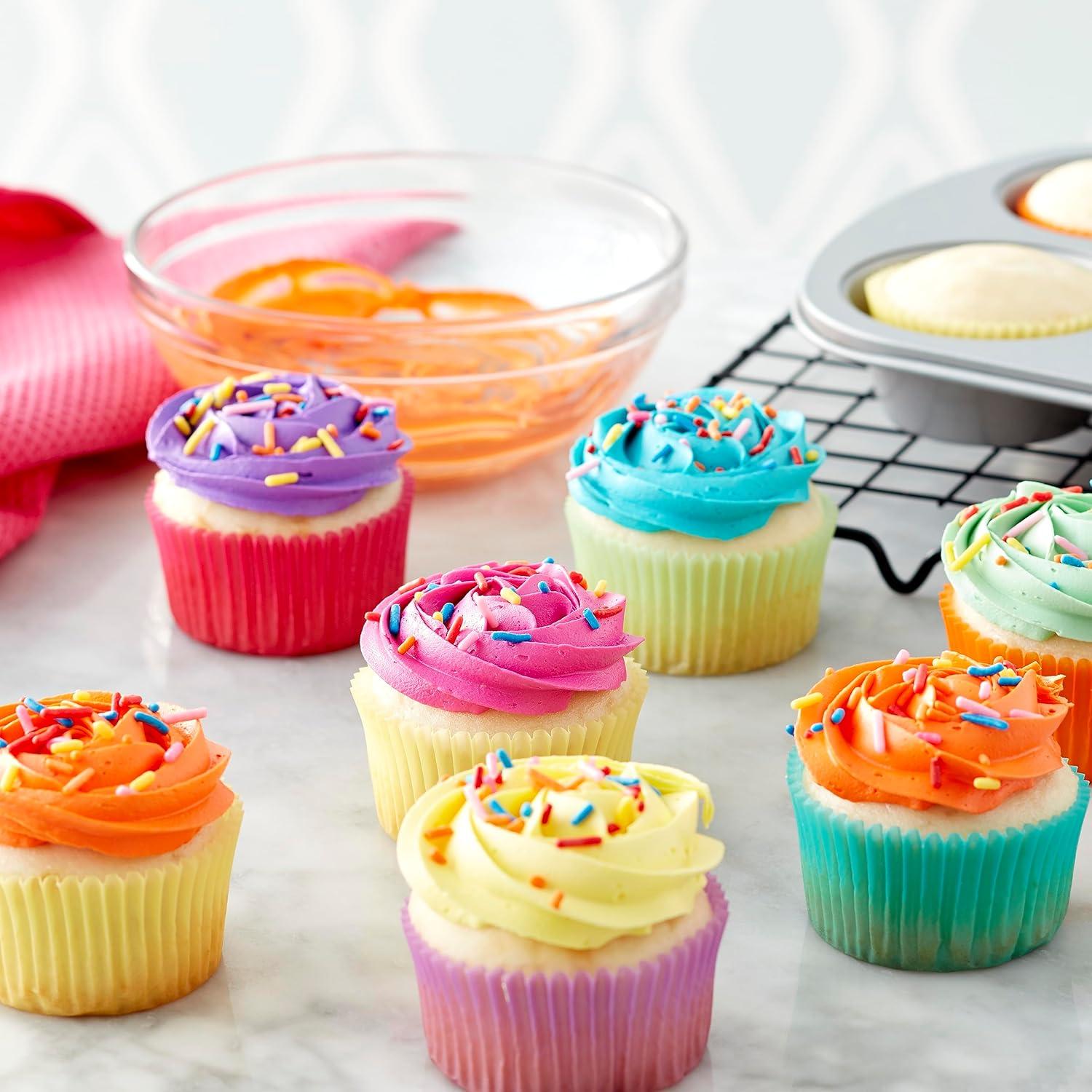 Wilton W80009 Cake Decorating Set with Piping Tips, Navy Blue & Gold - Pack of 17