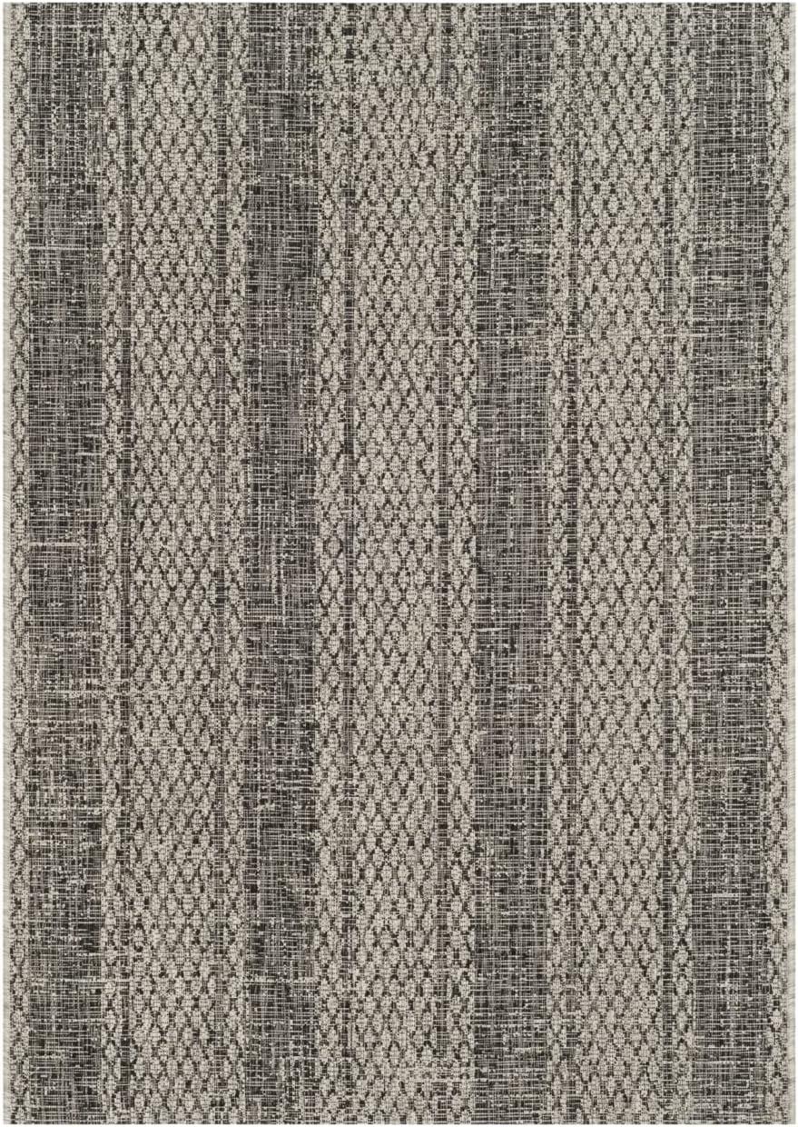 Courtyard CY8736 Power Loomed Indoor and Outdoor Area Rug - Light Grey/Black - 4'x5'7" - Safavieh