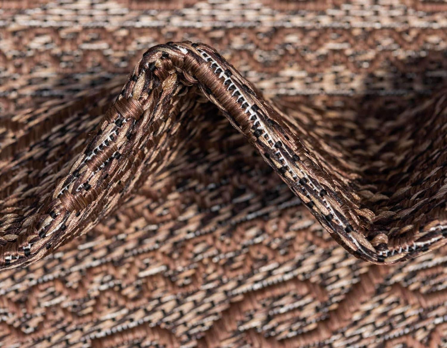 Unique Loom Outdoor Modern Collection Area Rug - Links (3' 3" x 5' 1" Rectangle Brown/Black)