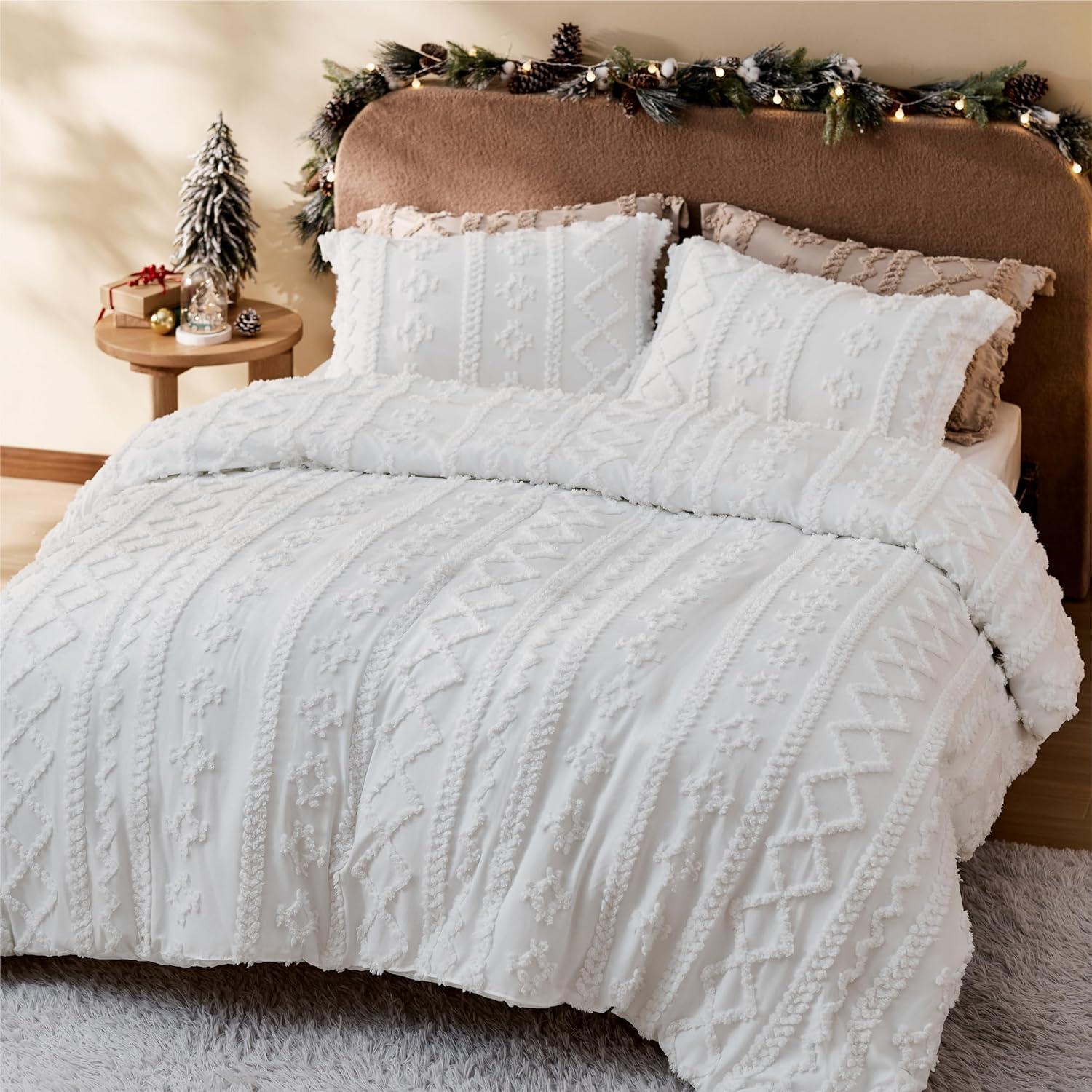 Bedsure | 3Pcs Tufted Boho Farmhouse Shabby Chic Embroidery Comforter Set