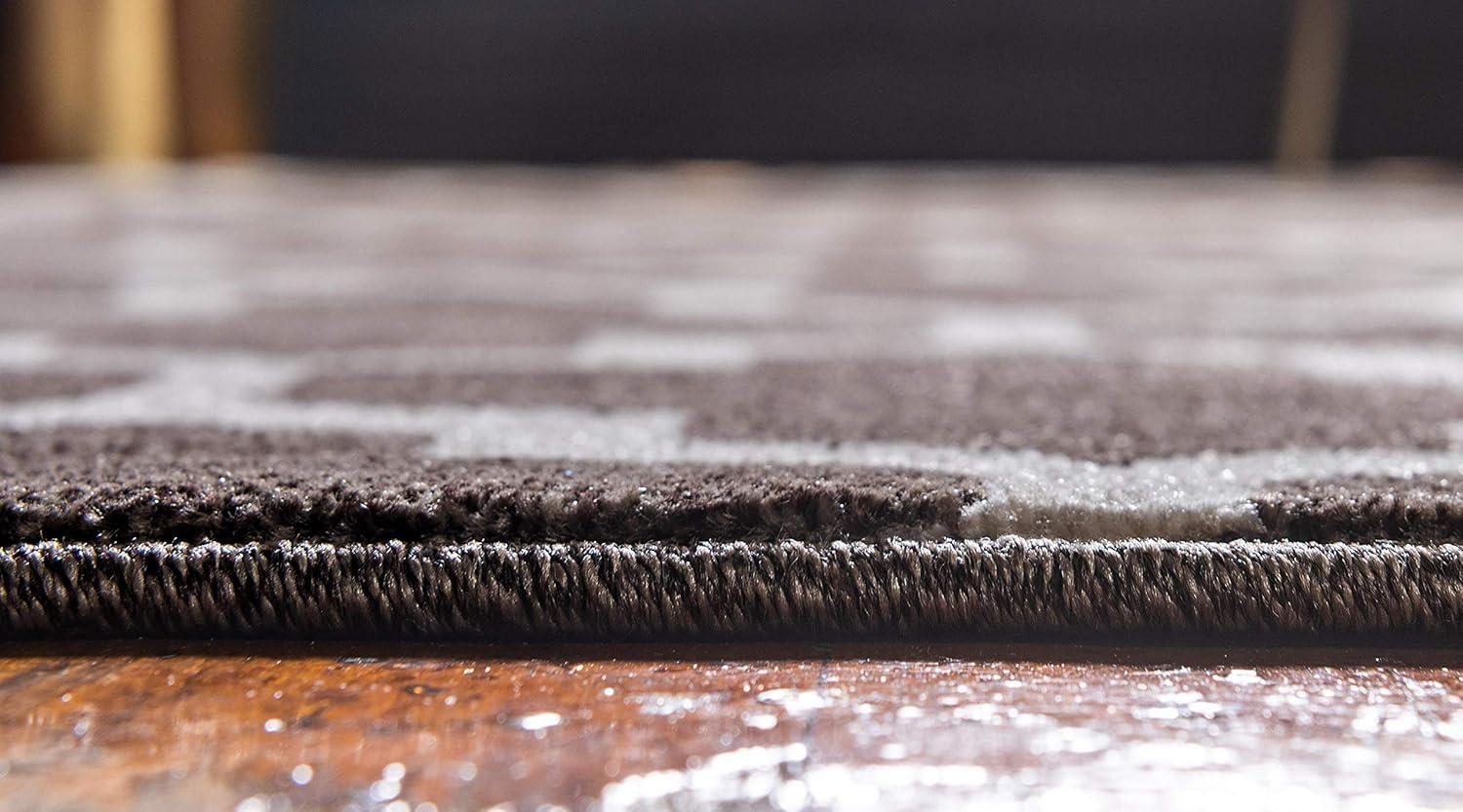 Unique Loom 4' 1 x 6' 1 Trellis Philadelphia Brown Area Rug
