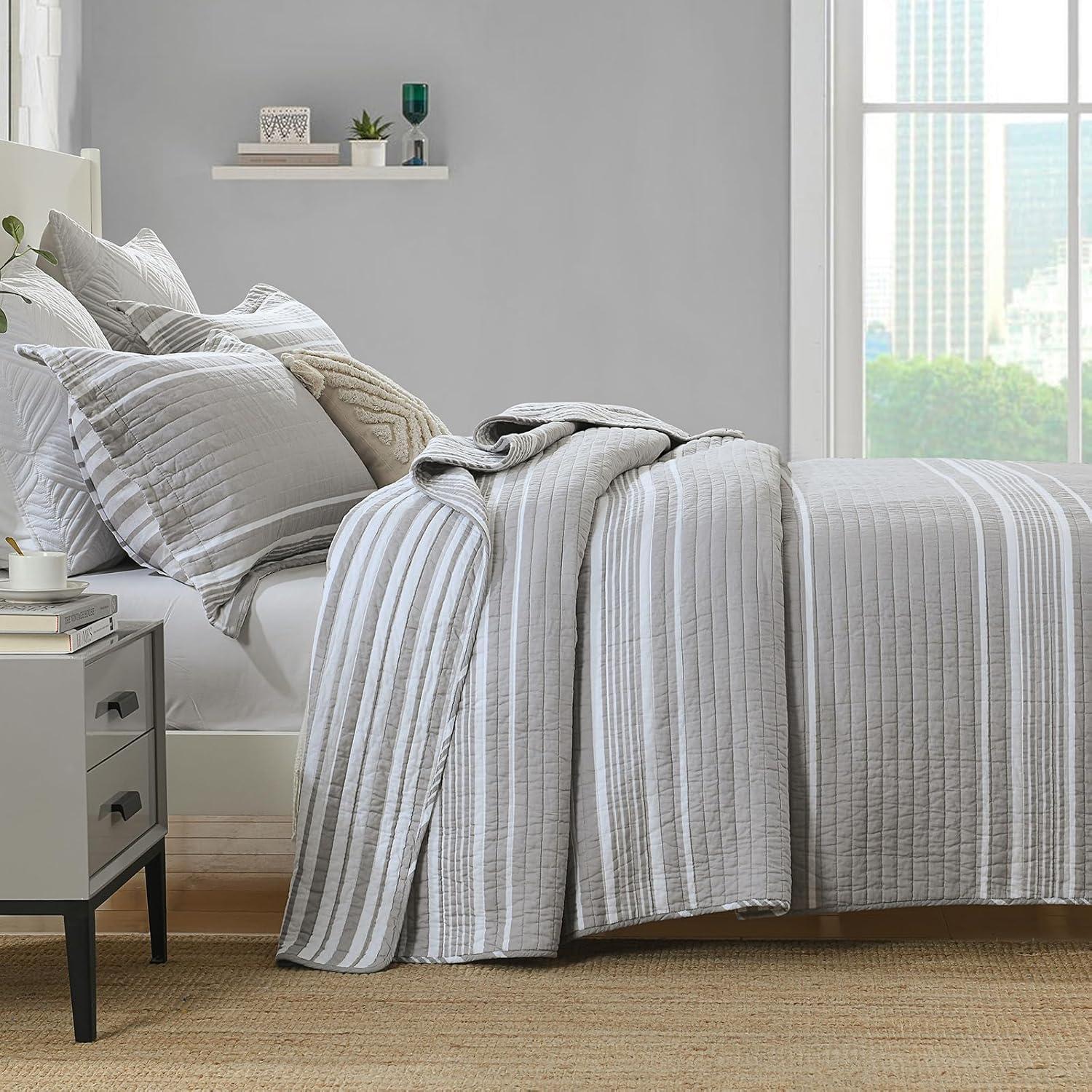 3pc King Farmhouse Striped Reversible Quilt Bedding Set Gray - Lush Décor