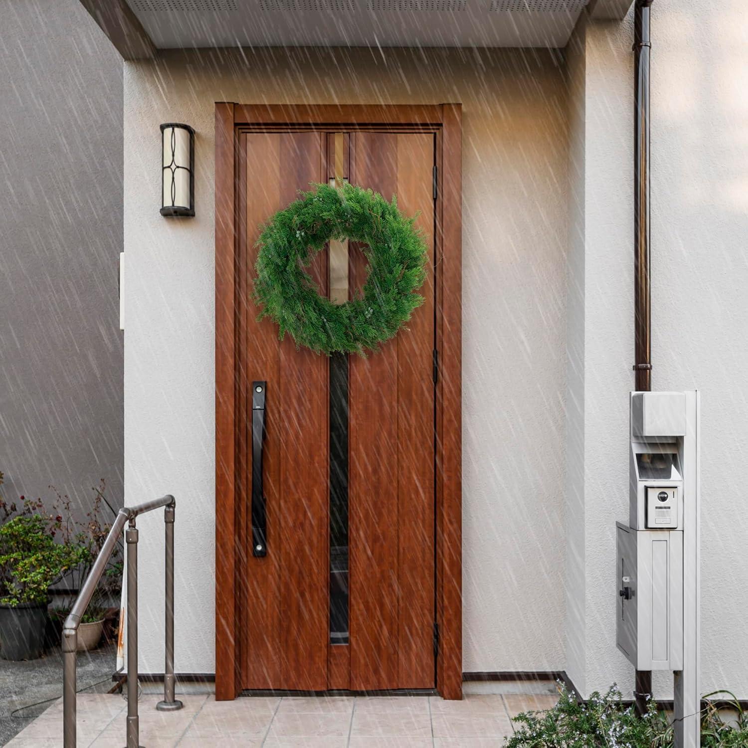 22-Inch Green Juniper and Brown Twig Christmas Wreath