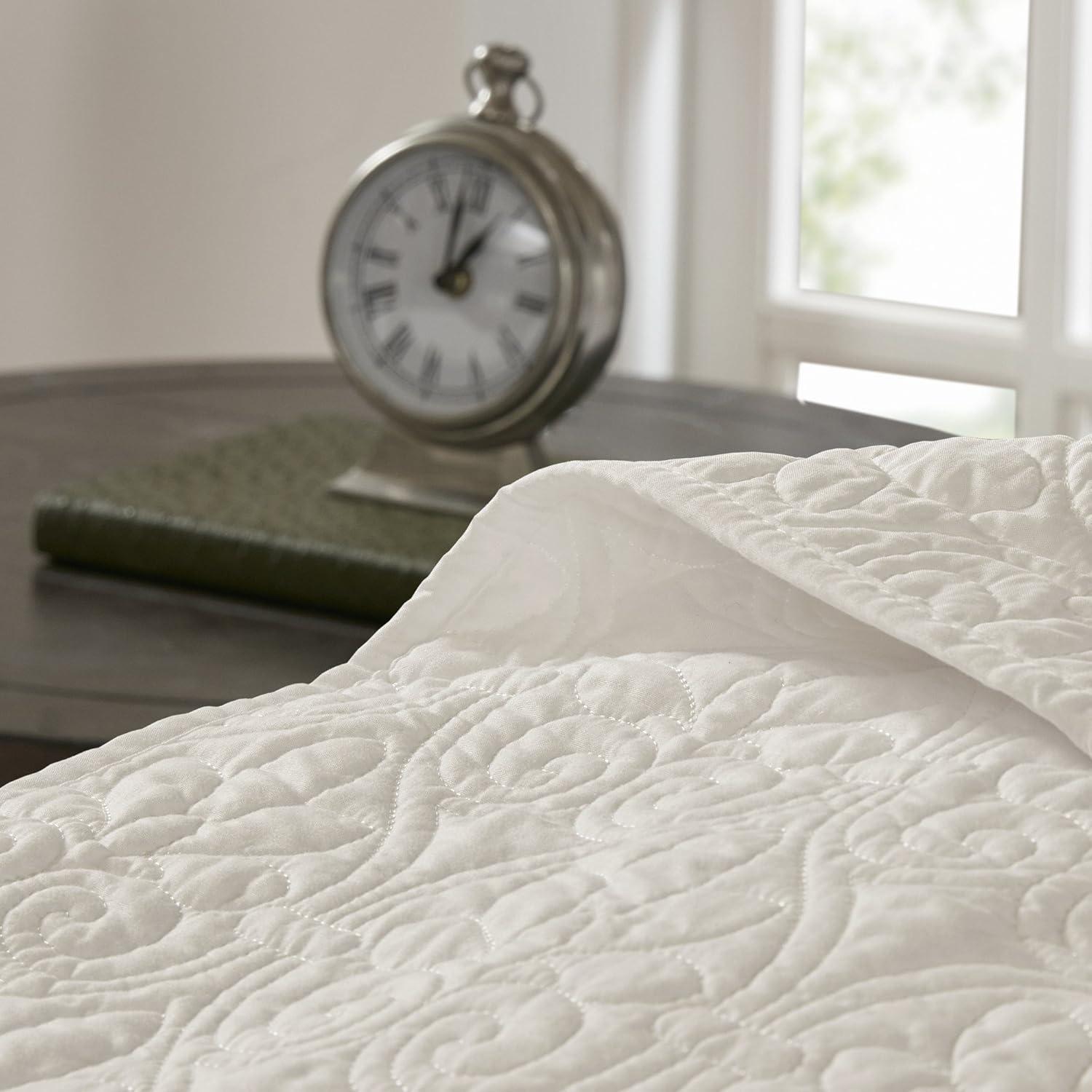 Madison Park Quebec Reversible Quilt Set