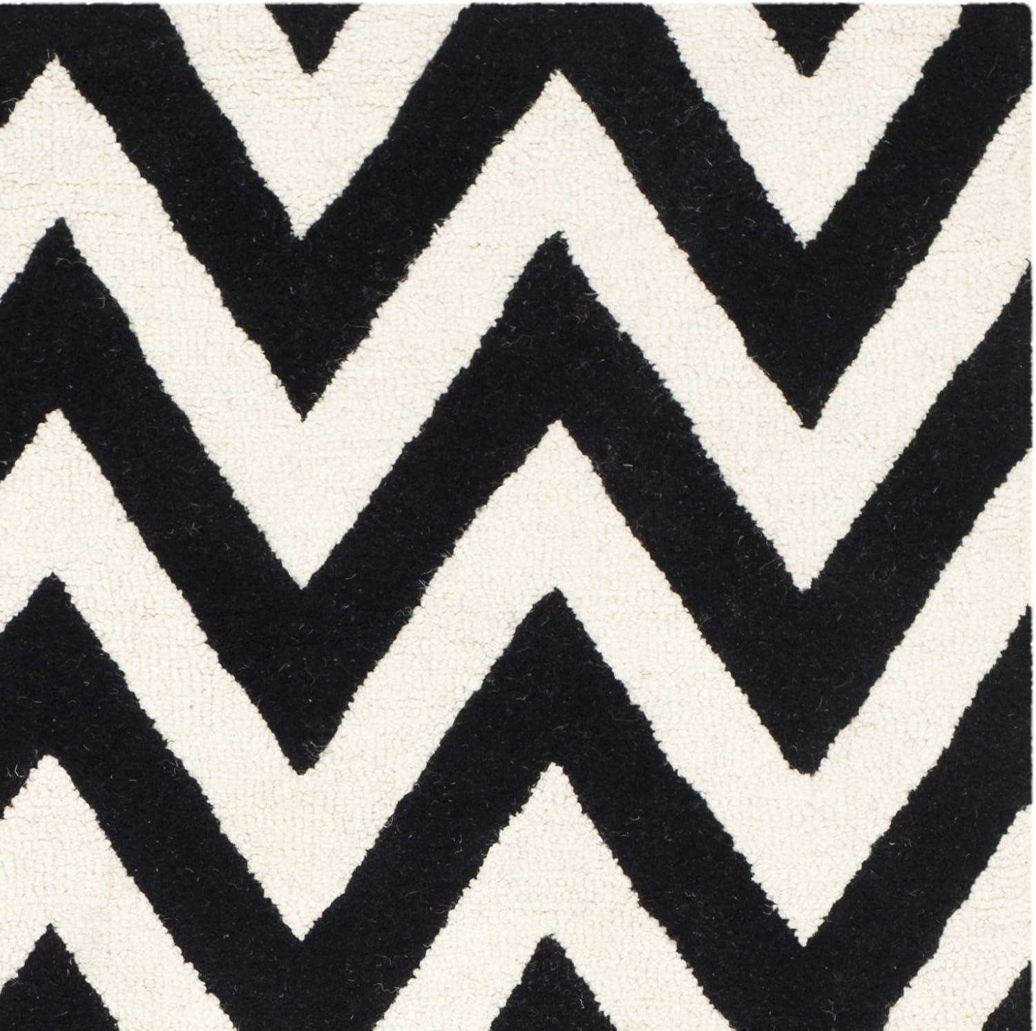 SAFAVIEH Cambridge Kaitlyn Zig Zag Stripes Wool Area Rug, Black/Ivory, 8' x 10'