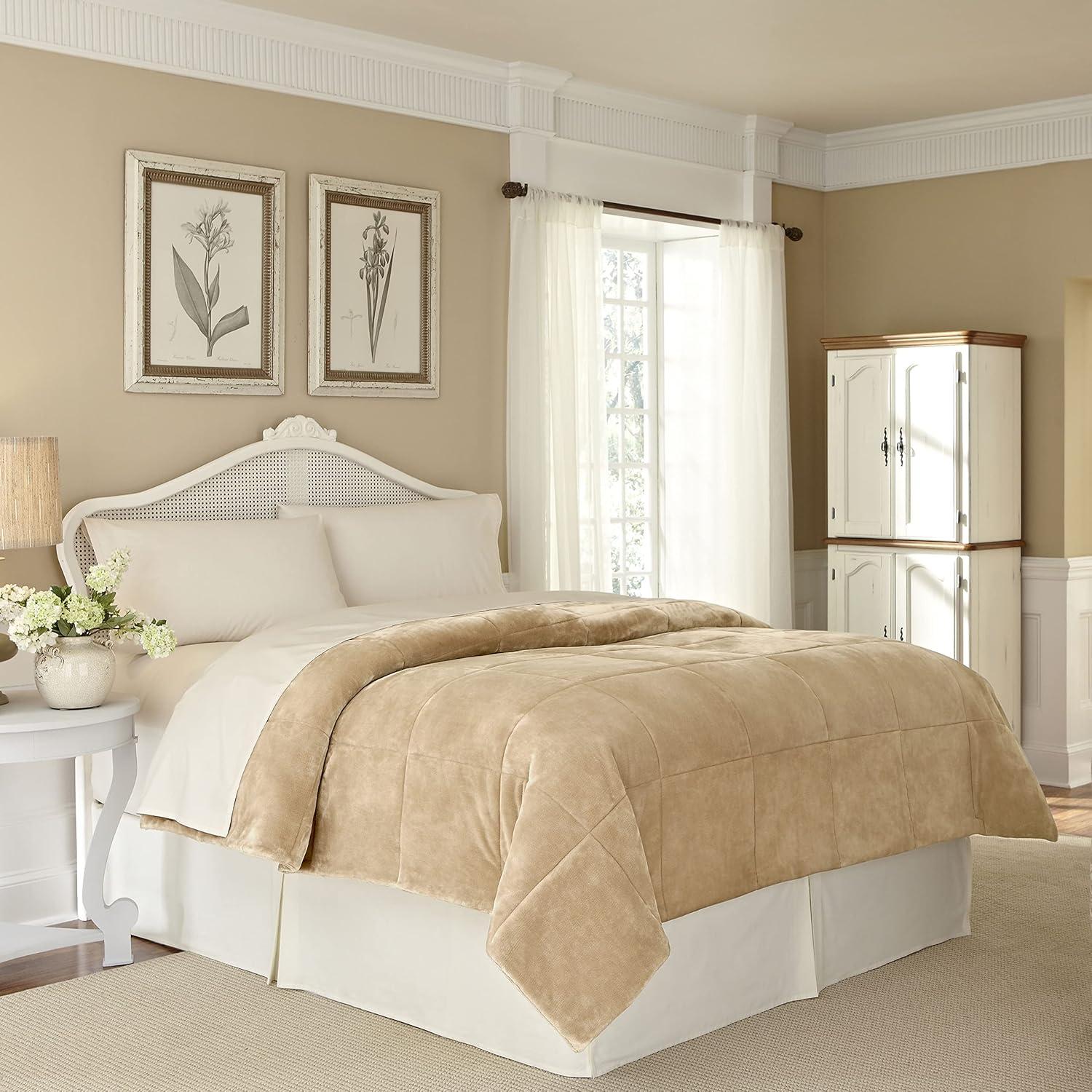 Vellux Queen Plush Lux Warm Blankets - All Season Blankets - Lightweight Quilted Blanket Full Queen Size - Ultra Soft Luxury Hotel Blanket - Box Stitched Blanket (Queen, Beige)