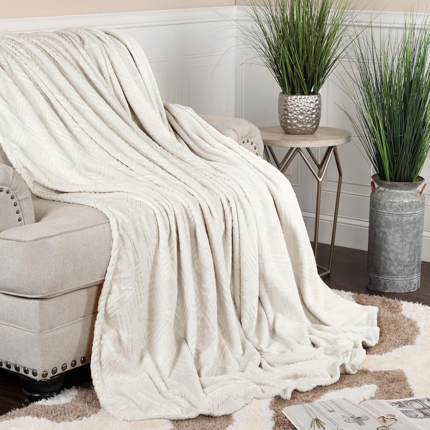 Superior Alaska Fleece Diamond Fluffy Blanket, King, Ivory