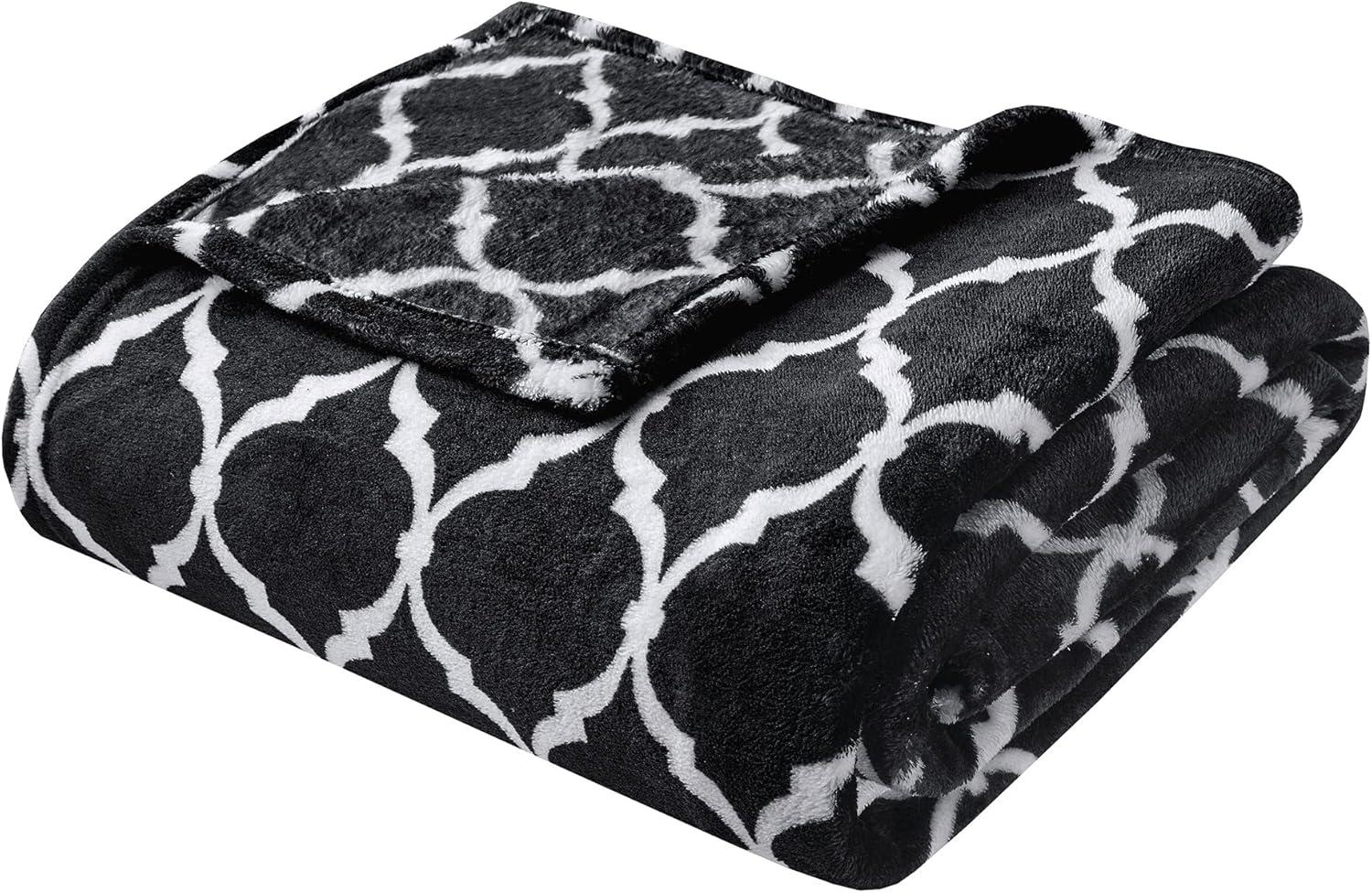 Black and White Ogee Plush Oversized Throw Blanket