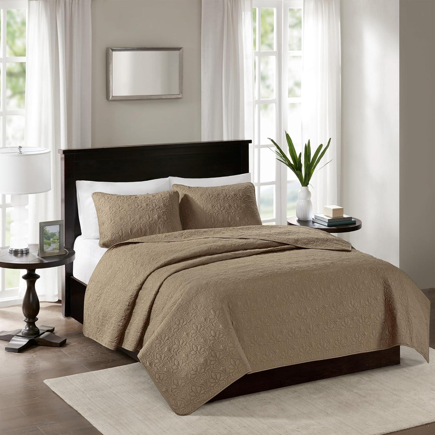 Madison Park Quebec Reversible Quilt Set