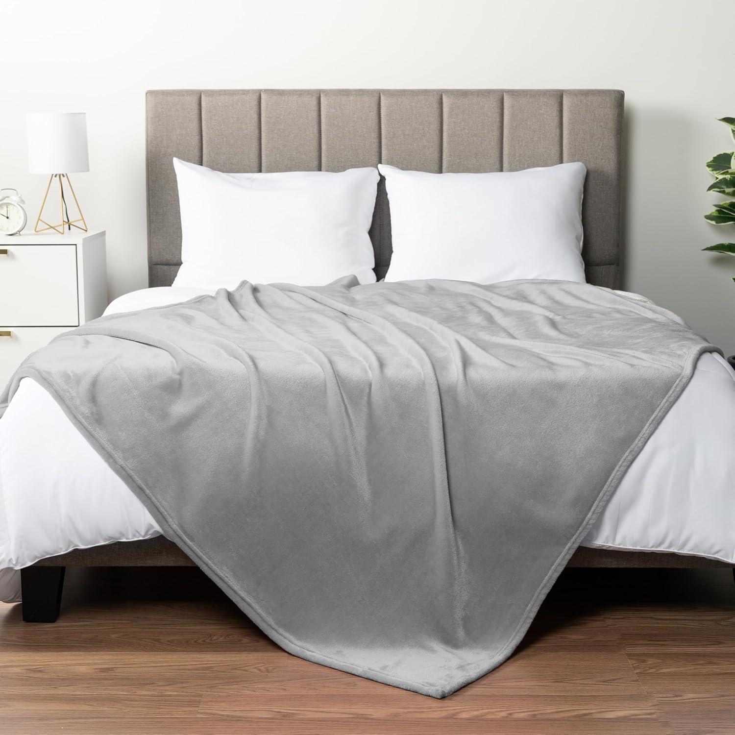 Pavilia Hand Woven Throw Blanket
