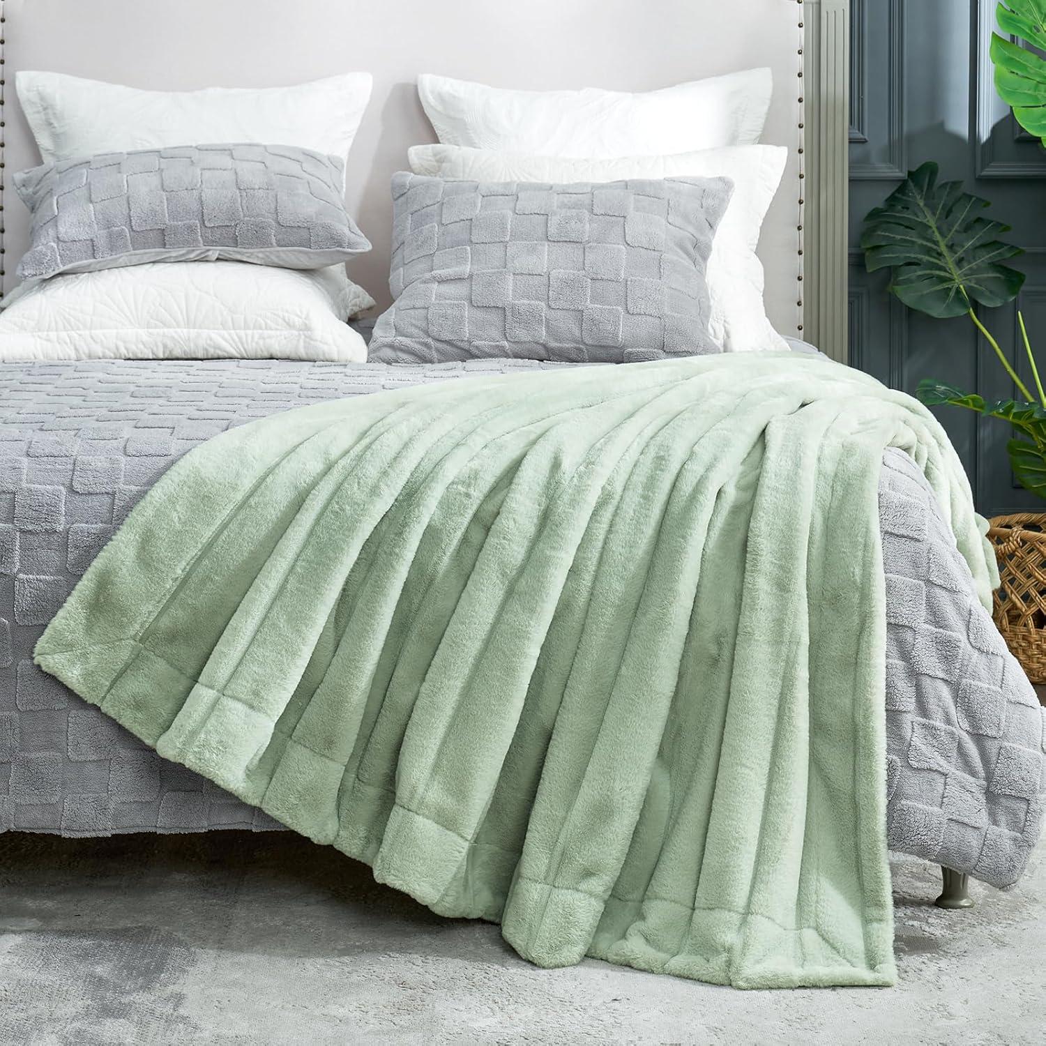 Cozy Bliss Cozy Bliss Faux Fur Throw Blanket Plush Soft Winter Blanket For Sofa Couch, Bedroom, And Living Room