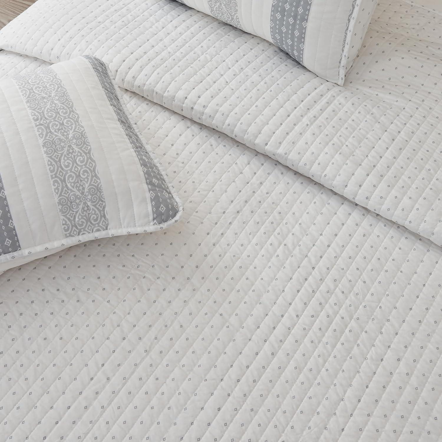 Great Bay Home Everette Ombre Striped 3-Piece Reversible Quilt Set