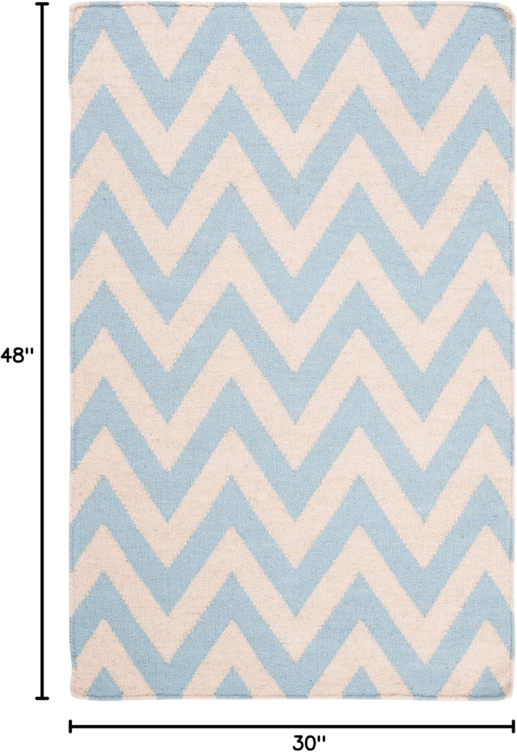 Ivory and Blue Geometric Wool Flatweave Rug, 2'6" x 4'