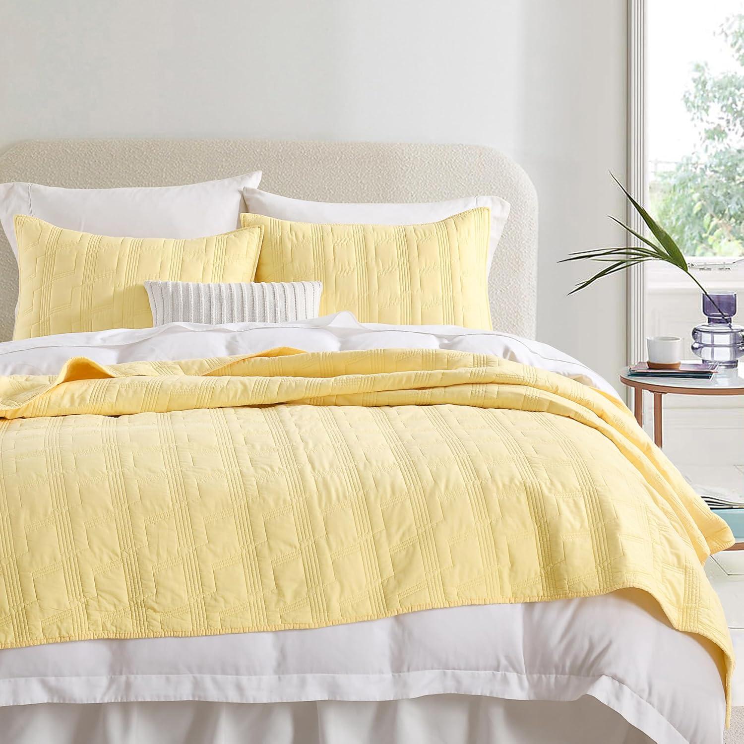 HORIMOTE HOME Quilt Set Queen Size Yellow, Classic Geometric Diamond Stitched Pattern, Ultra Soft Lightweight Bedding Set Bedspread Coverlet for All Season 3 Pieces (1 Quilt and 2 Pillow Shams)