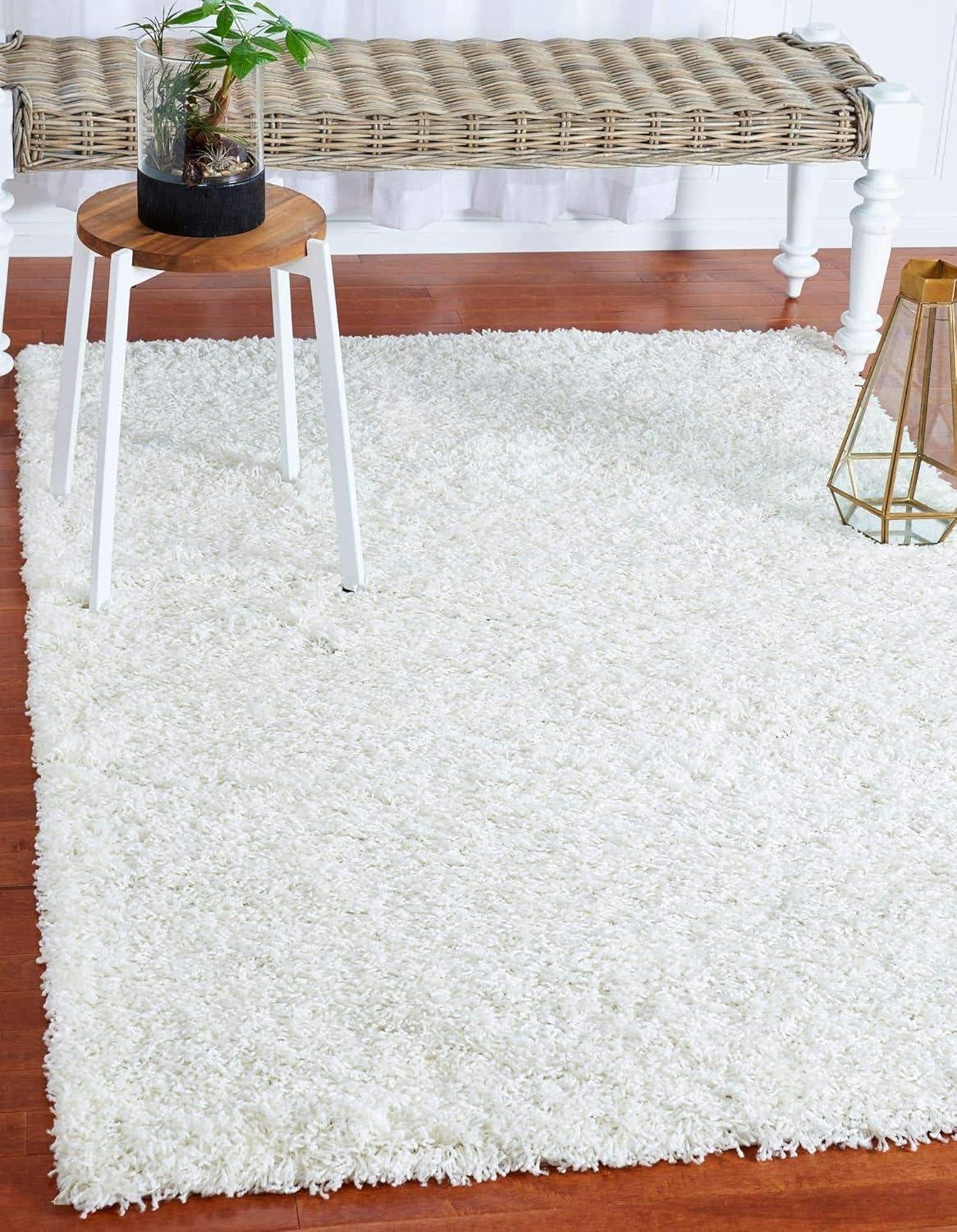 Unique Loom 4' 1 x 6' 1 Solid Shag Snow White Area Rug