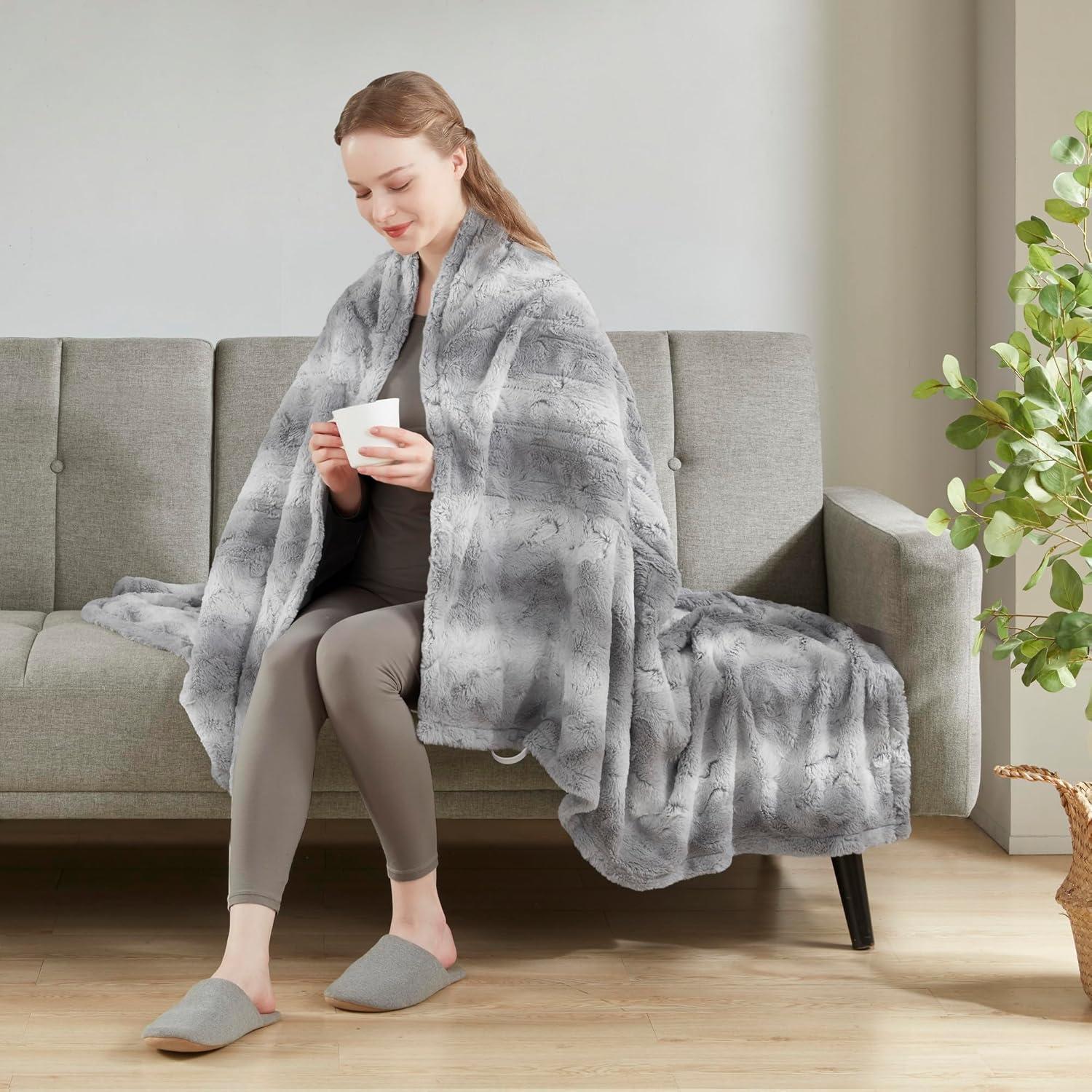 Beautyrest Beautyrest Zuri Oversized Heated Faux Fur Throw