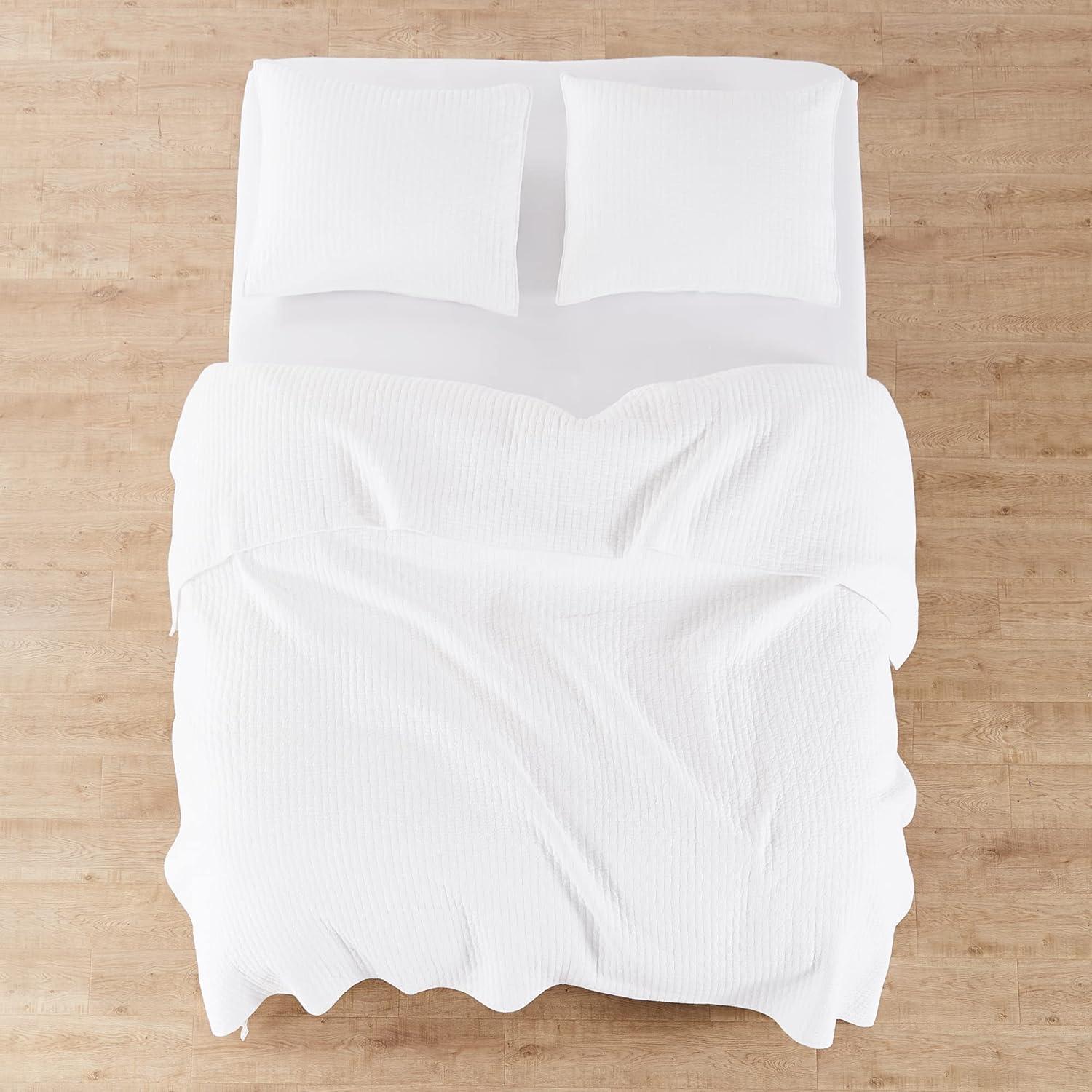 Cross Stitch Bright White Twin Quilt Set