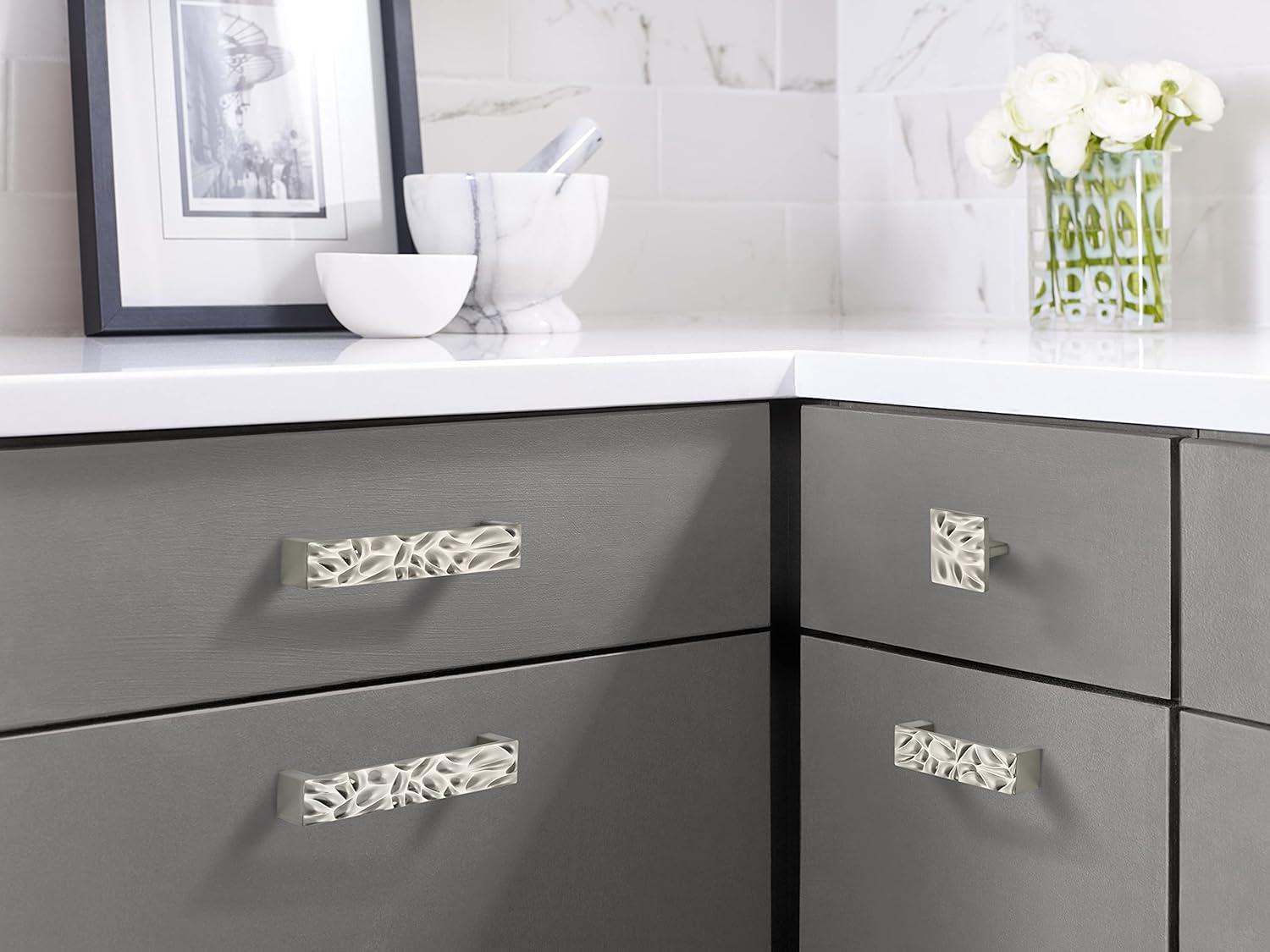 Calathea Bar Pull