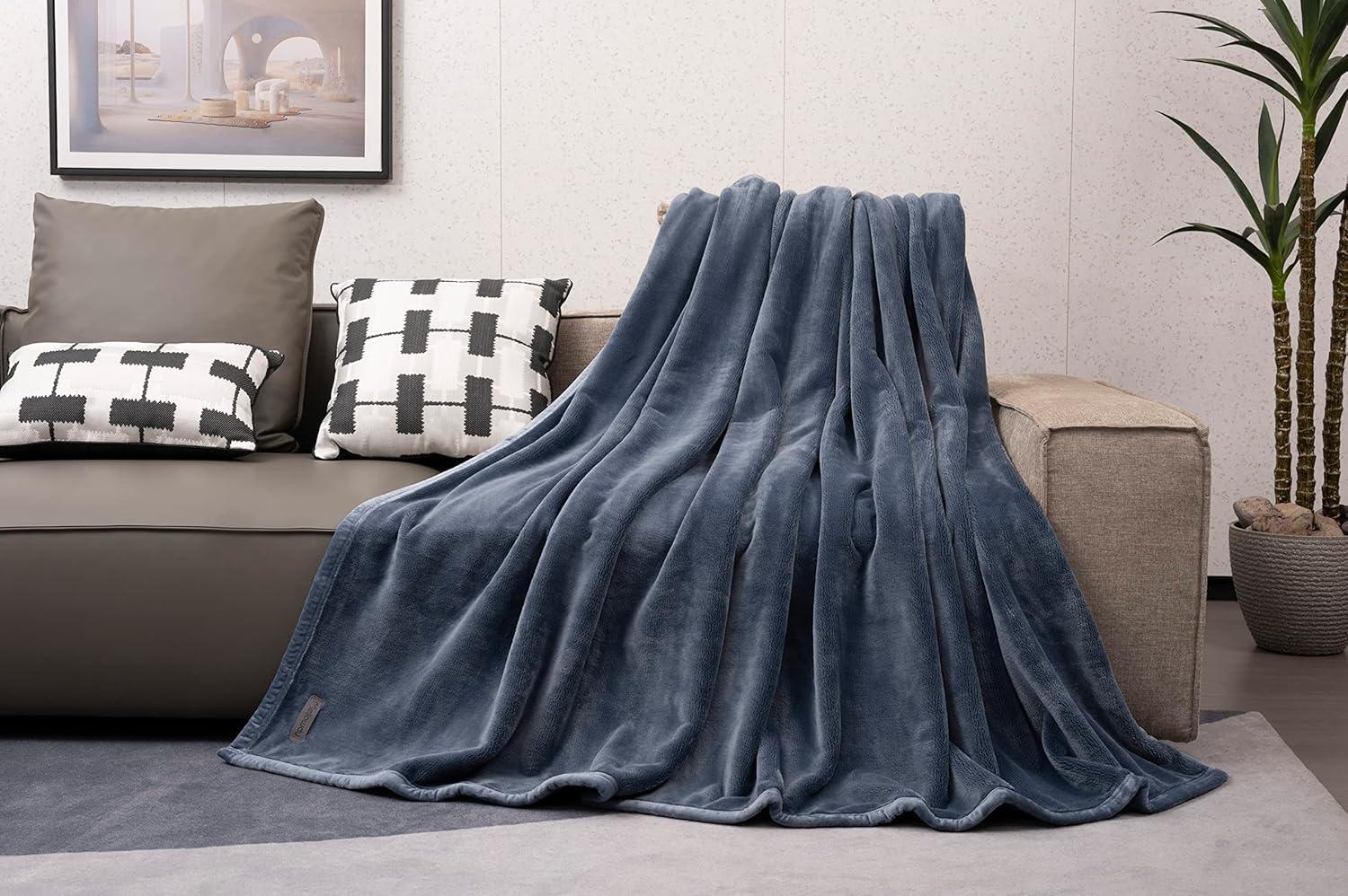 Mellowdy Extra Thick Hearty Plush Blanket - 500GSM Twin/Full Warm Blanket for Winter, Fall, Couch, Bed (Dark Grey, 60x80 inches)