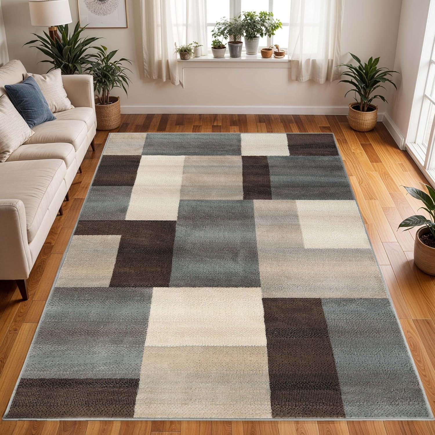 Gray and Beige Geometric Synthetic Area Rug 5' x 8'