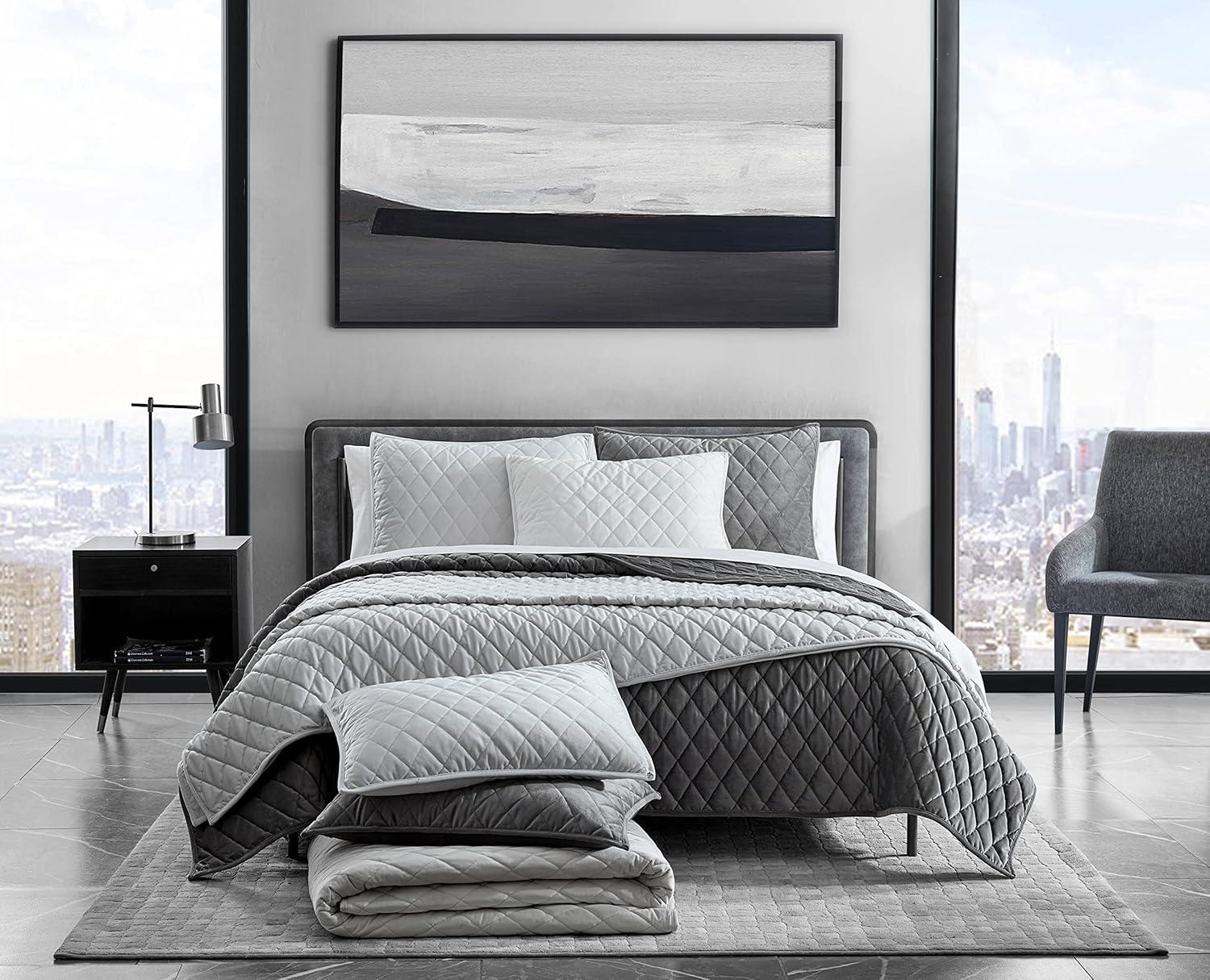 Vera Wang Vera Wang Diamond Velvet Quilt Set