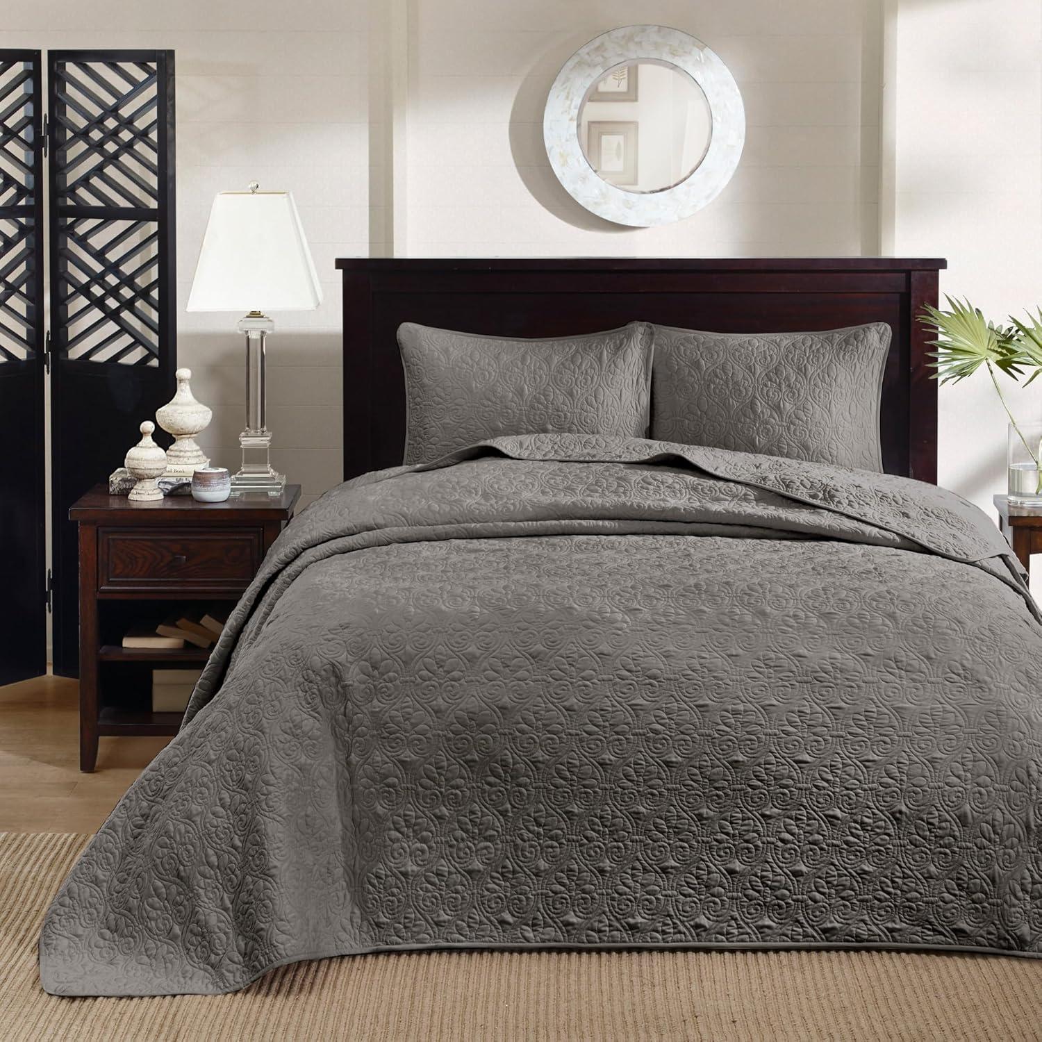 Quebec Reversible Bedspread Set