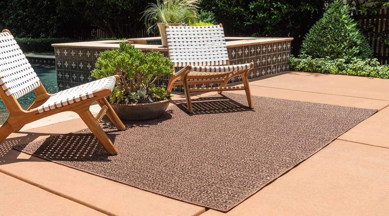 Unique Loom Outdoor Modern Collection Area Rug - Links (3' 3" x 5' 1" Rectangle Brown/Black)