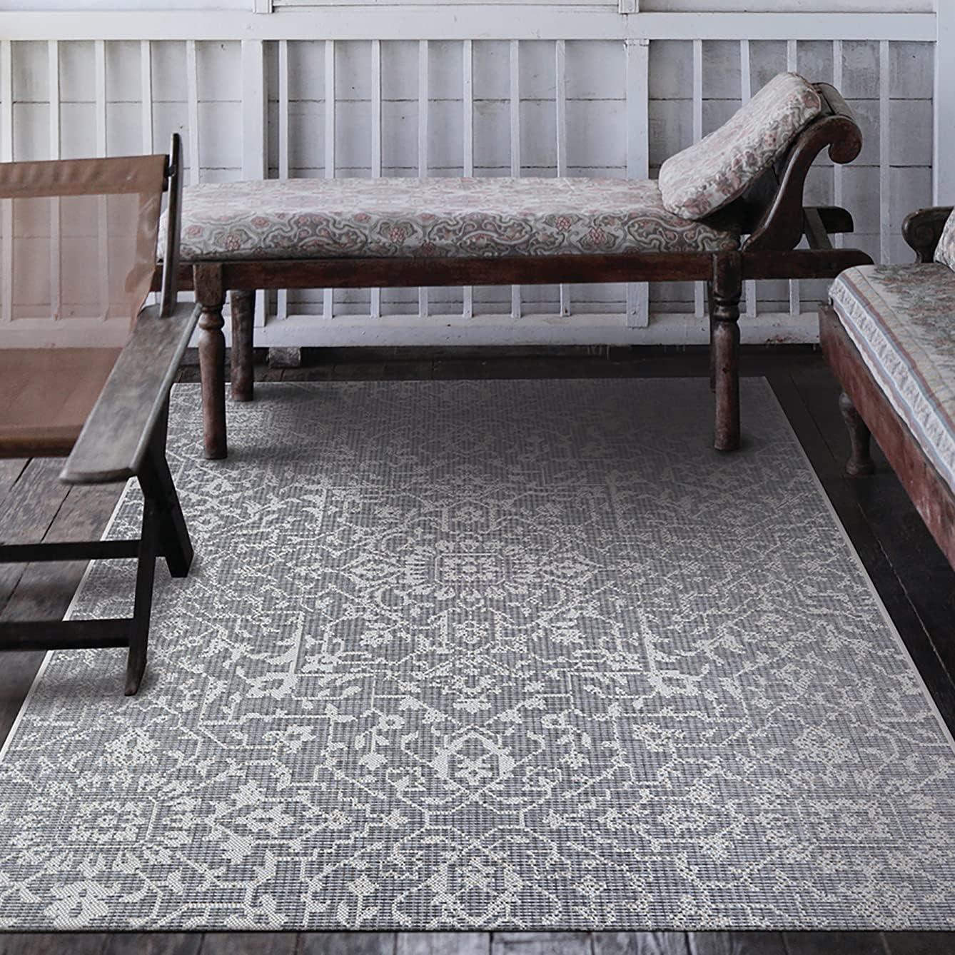 Couristan Monte Carlo Palmette Indoor/Outdoor Area Rug, 3'9" x 5'5", Grey-Ivory