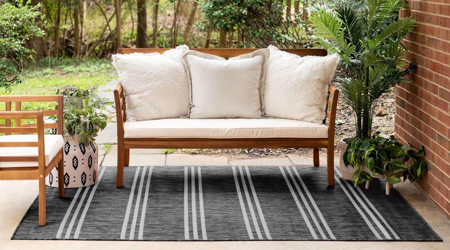 Jill Zarin Outdoor Collection Area Rug - Anguilla (2' x 3' 1" Rectangle Charcoal/Ivory)
