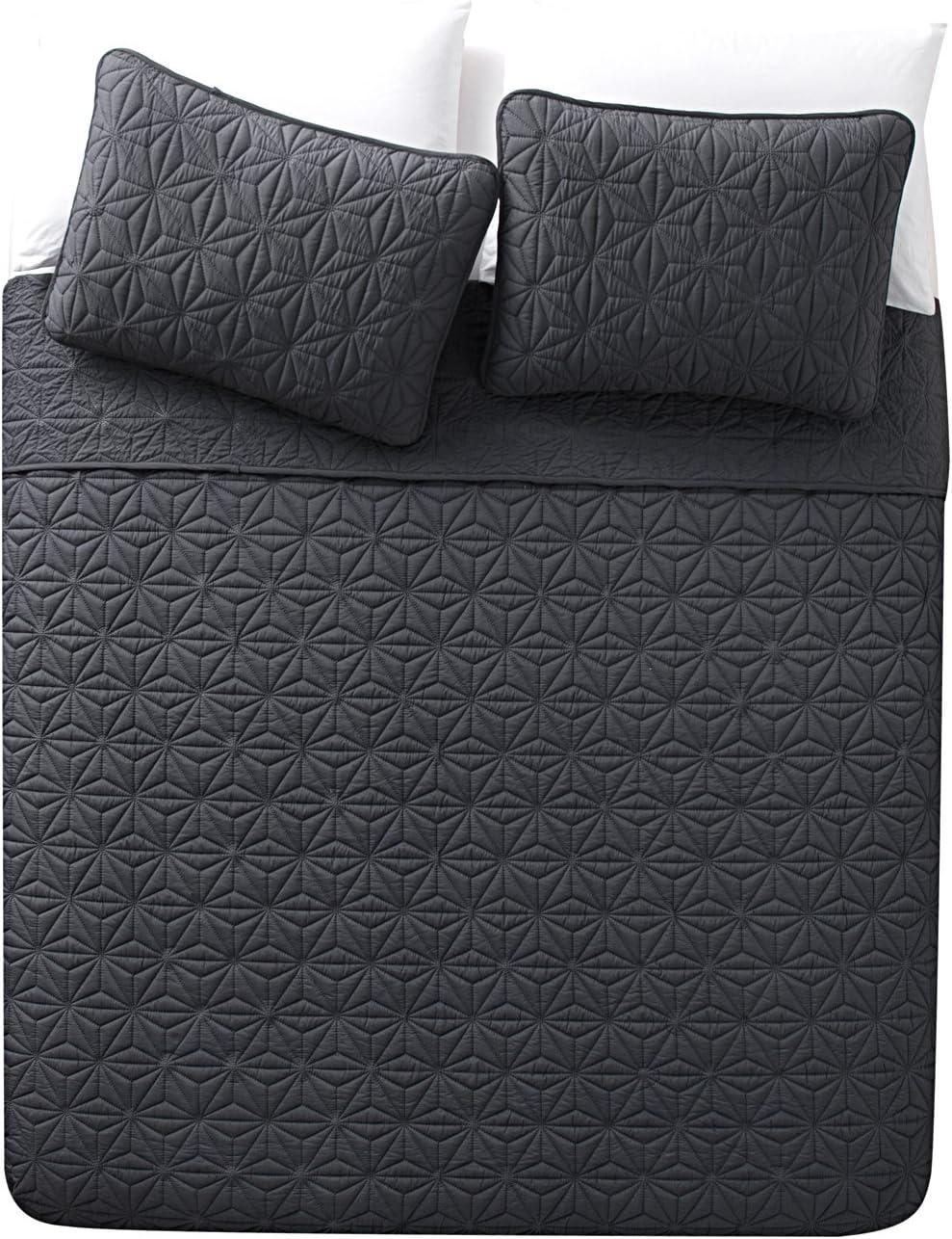 3pc Kaleidoscope Embossed Geometric Quilt Set - VCNY