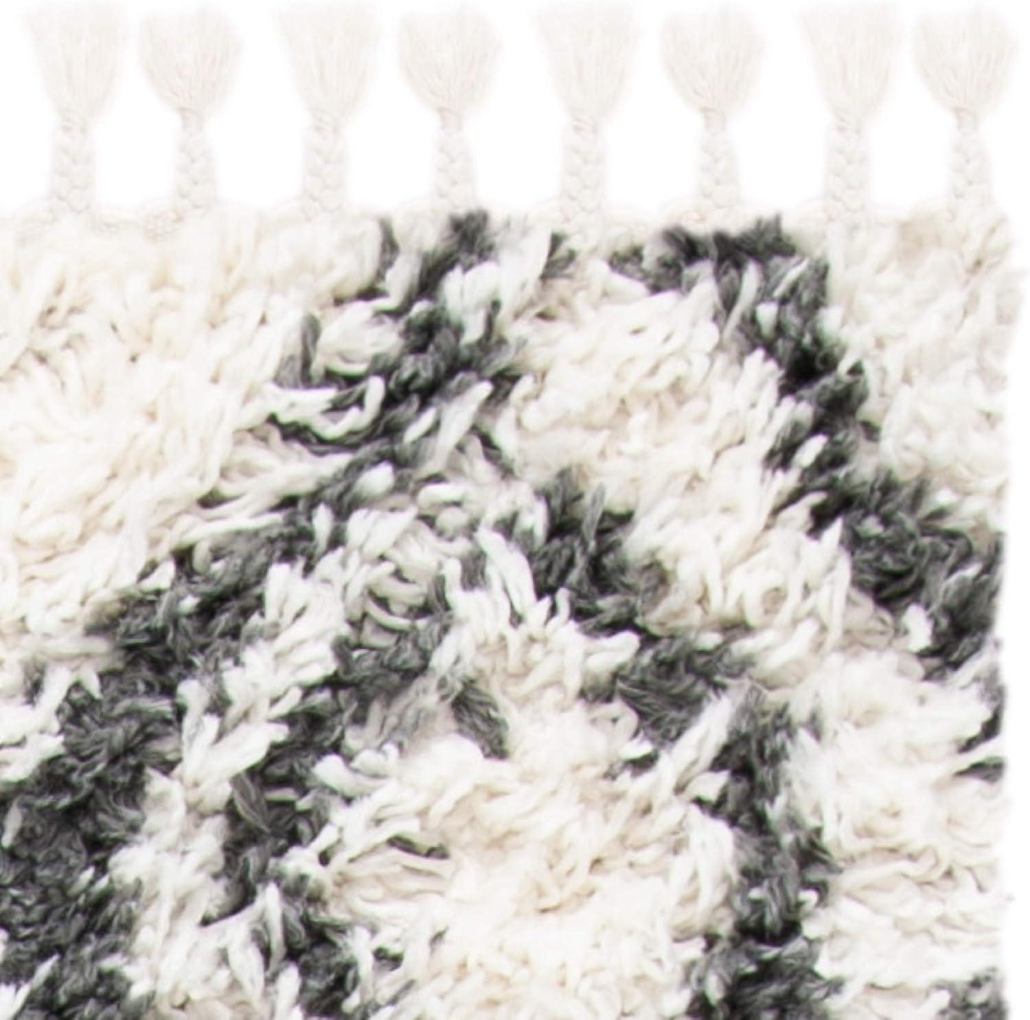 SAFAVIEH Moroccan Tassel Shag Comhgham Geometric Area Rug, Ivory/Dark Grey, 5'3" x 7'6"