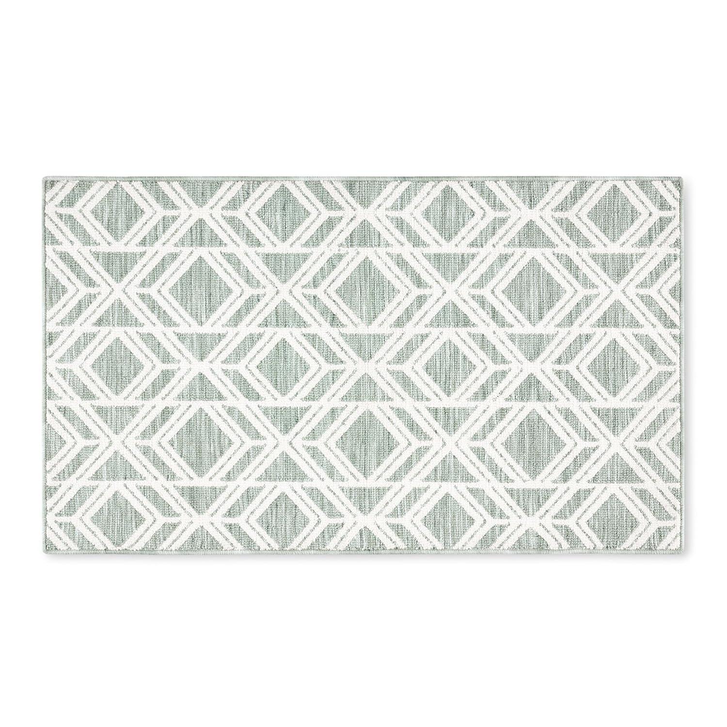 Town & Country Living TOWN & COUNTRY EVERYDAY Walker Modern Diamond Everwash Non-Slip Backing Kitchen Mat