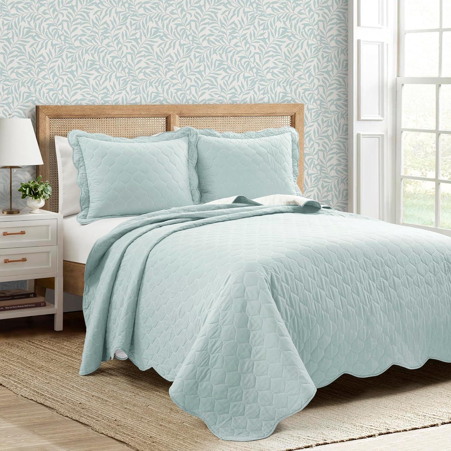 3pc Coastal Chic Scallop Edge Reversible Quilt - Lush Décor