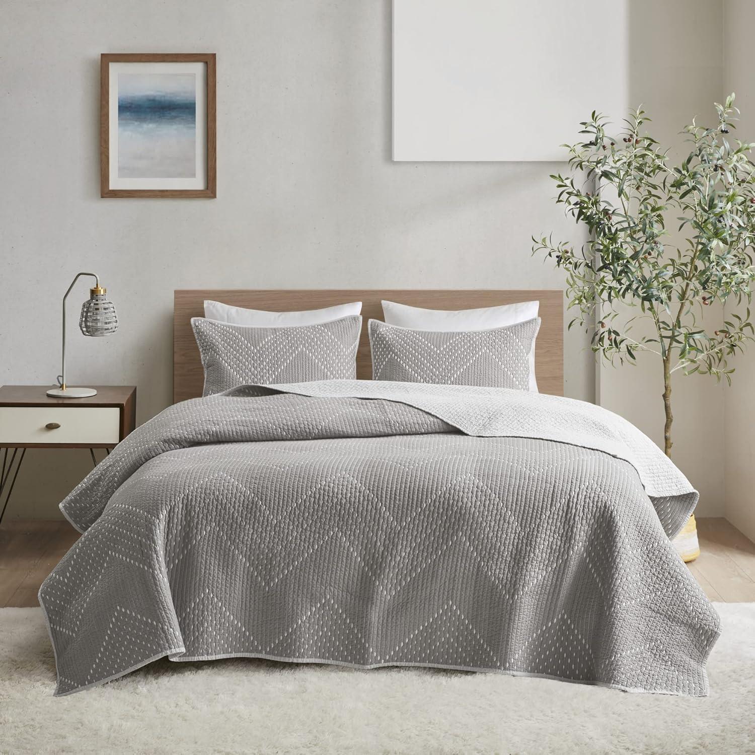 INK+IVY Pomona Winnie Embroidered Cotton 3 Piece Quilt Set