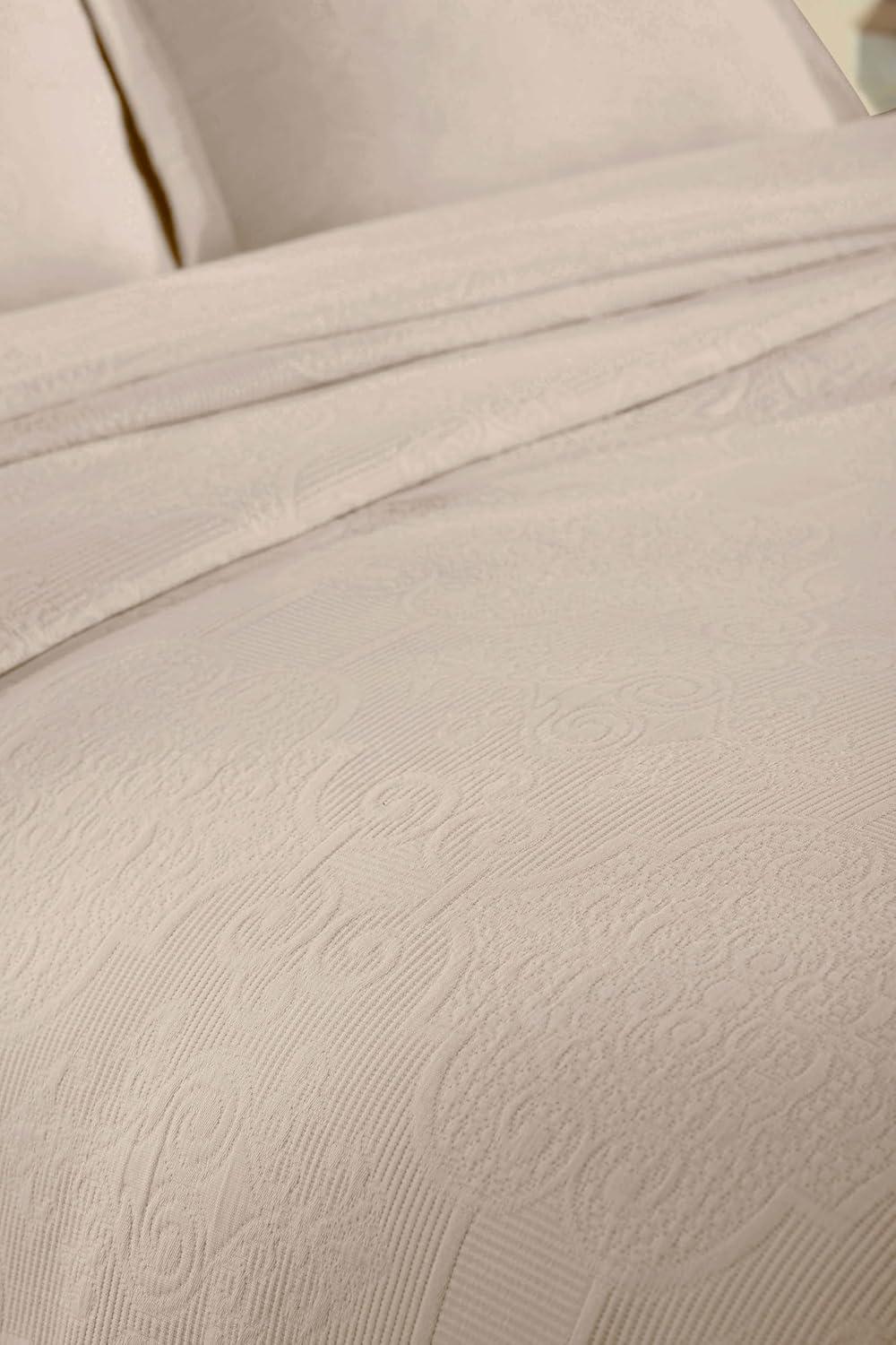 Superior Florin Matelasse Jacquard Scrolling Medallion Cotton Bedspread Set With Pillow Shams