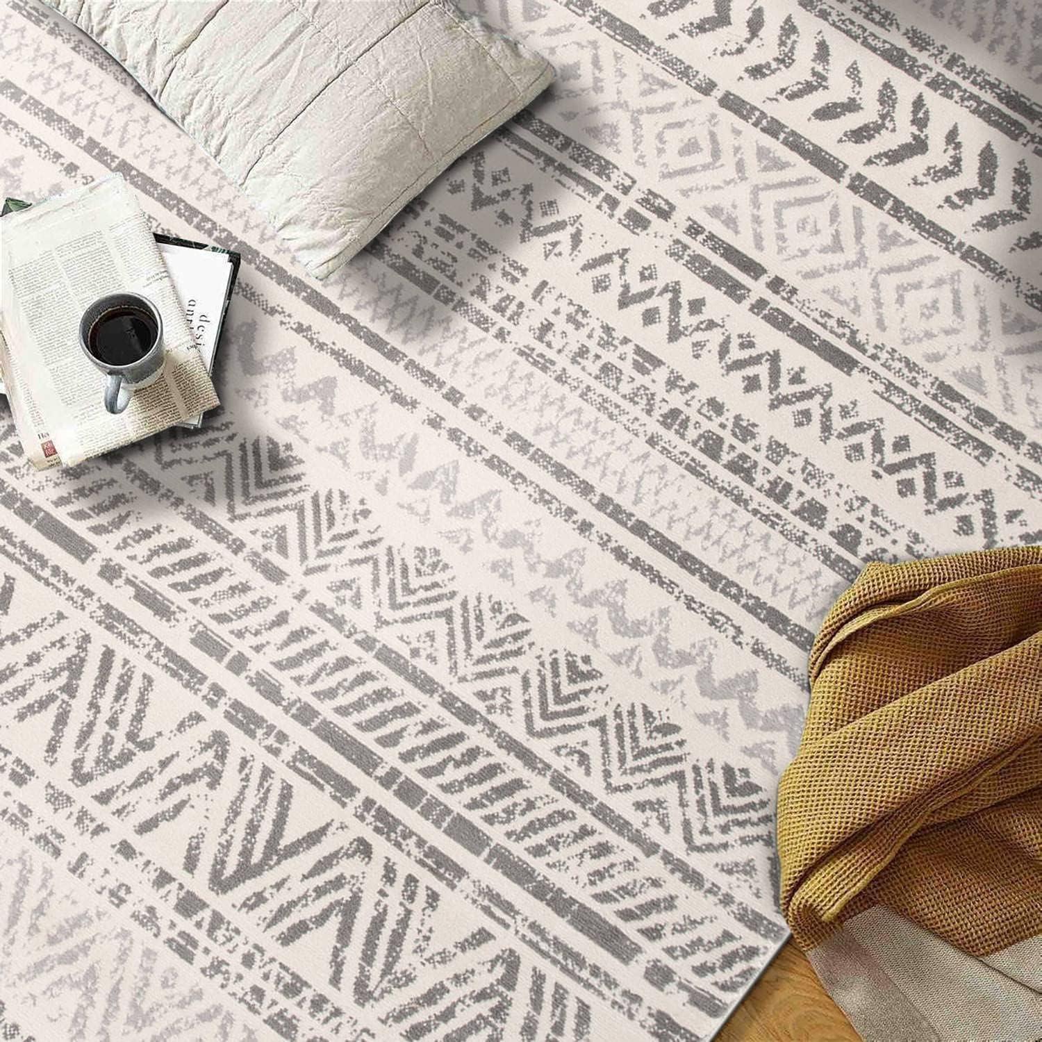 World Rug Gallery Geometric Distressed Bohemian Gray 6'6" x 9' Area Rug