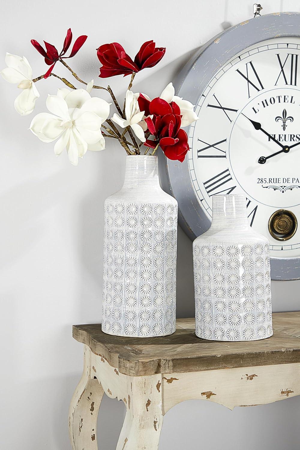 CosmoLiving by Cosmopolitan Porcelain Ceramic Floral Decorative Vase