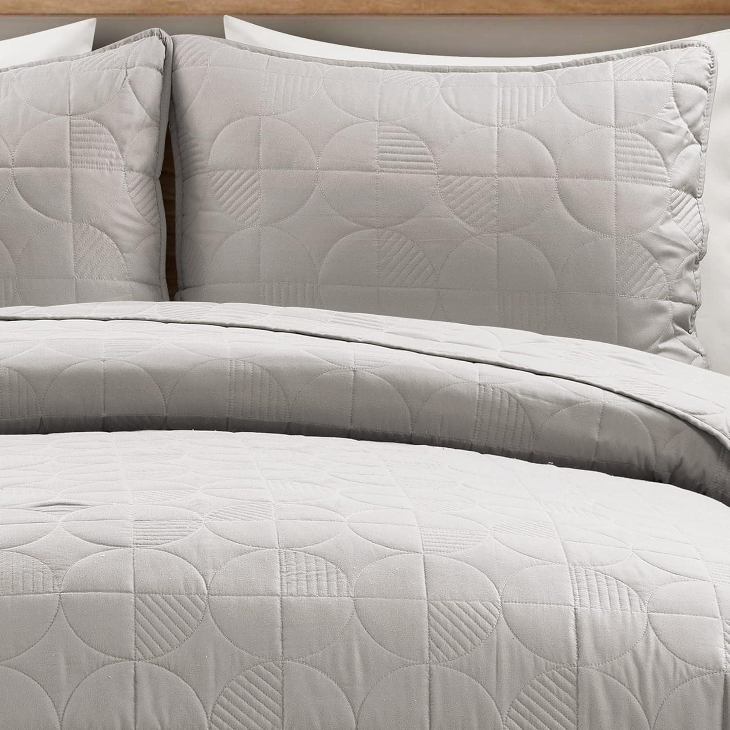 Gray King Cotton Reversible Quilt Set with Shams