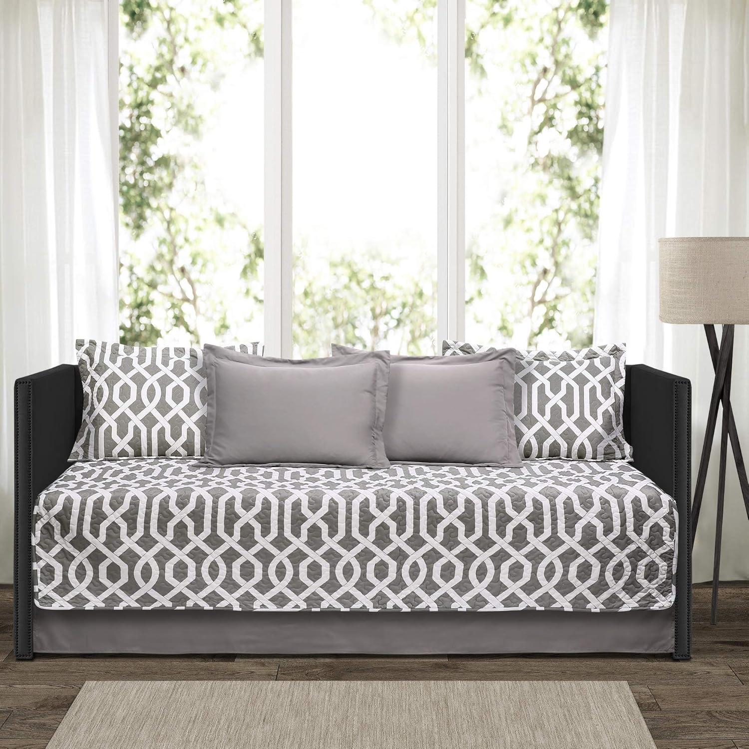 Edward Trellis Quilt Set