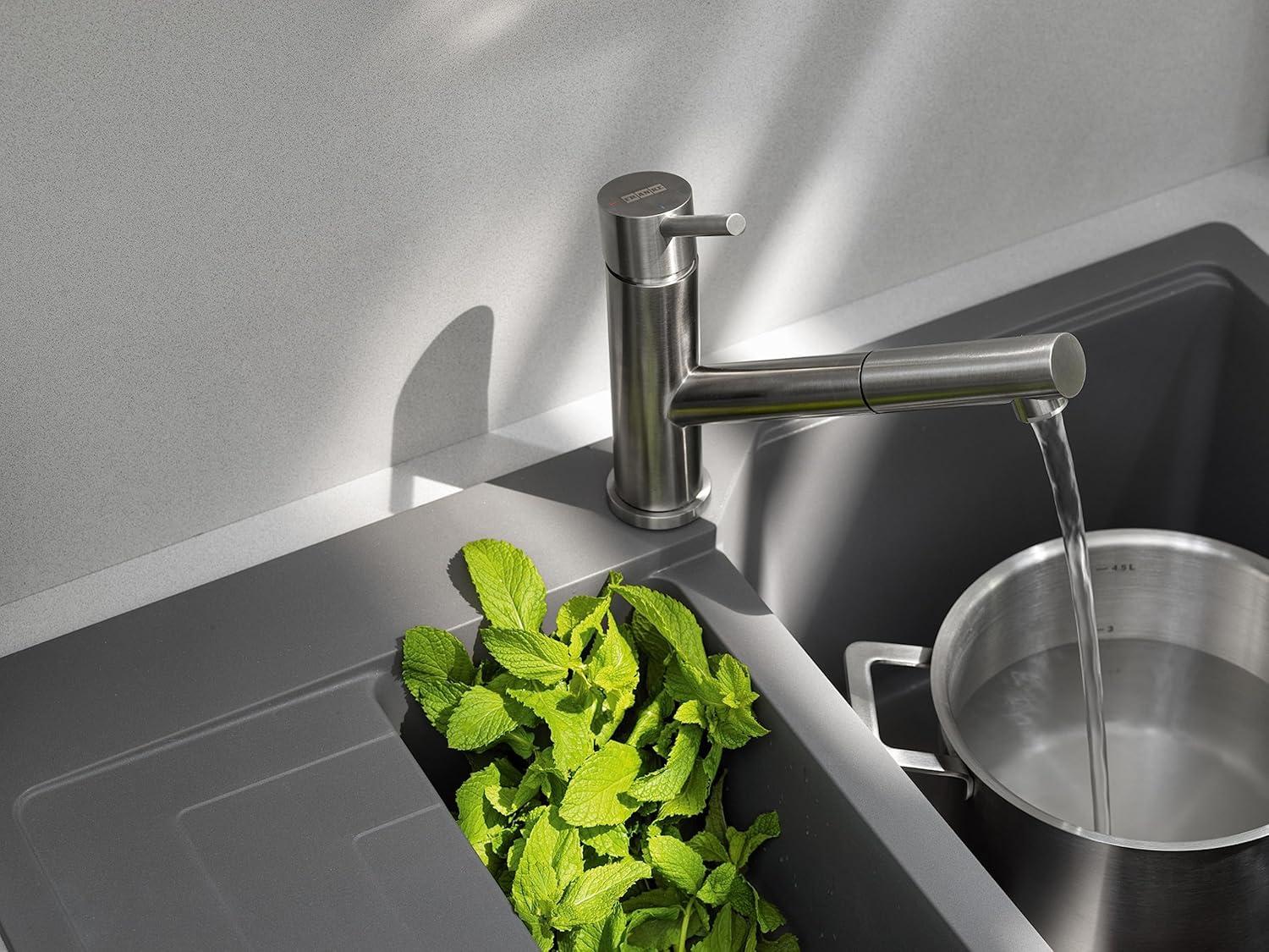 Pull Out Single Handle Kitchen Faucet