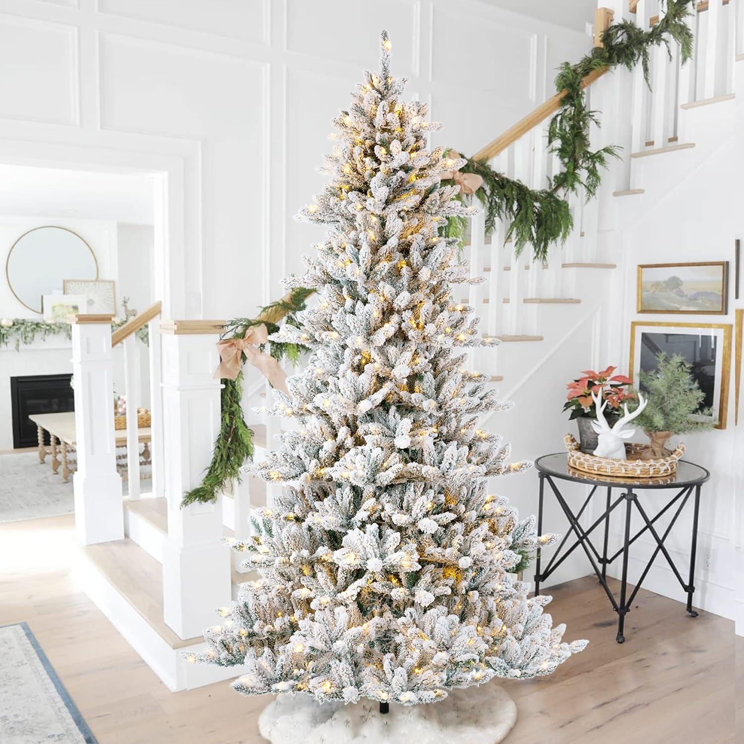 Glitz Design Glitzhome 9ft Pre-Lit Snow Flocked Fir Artificial Christmas Tree with 650 Warm White