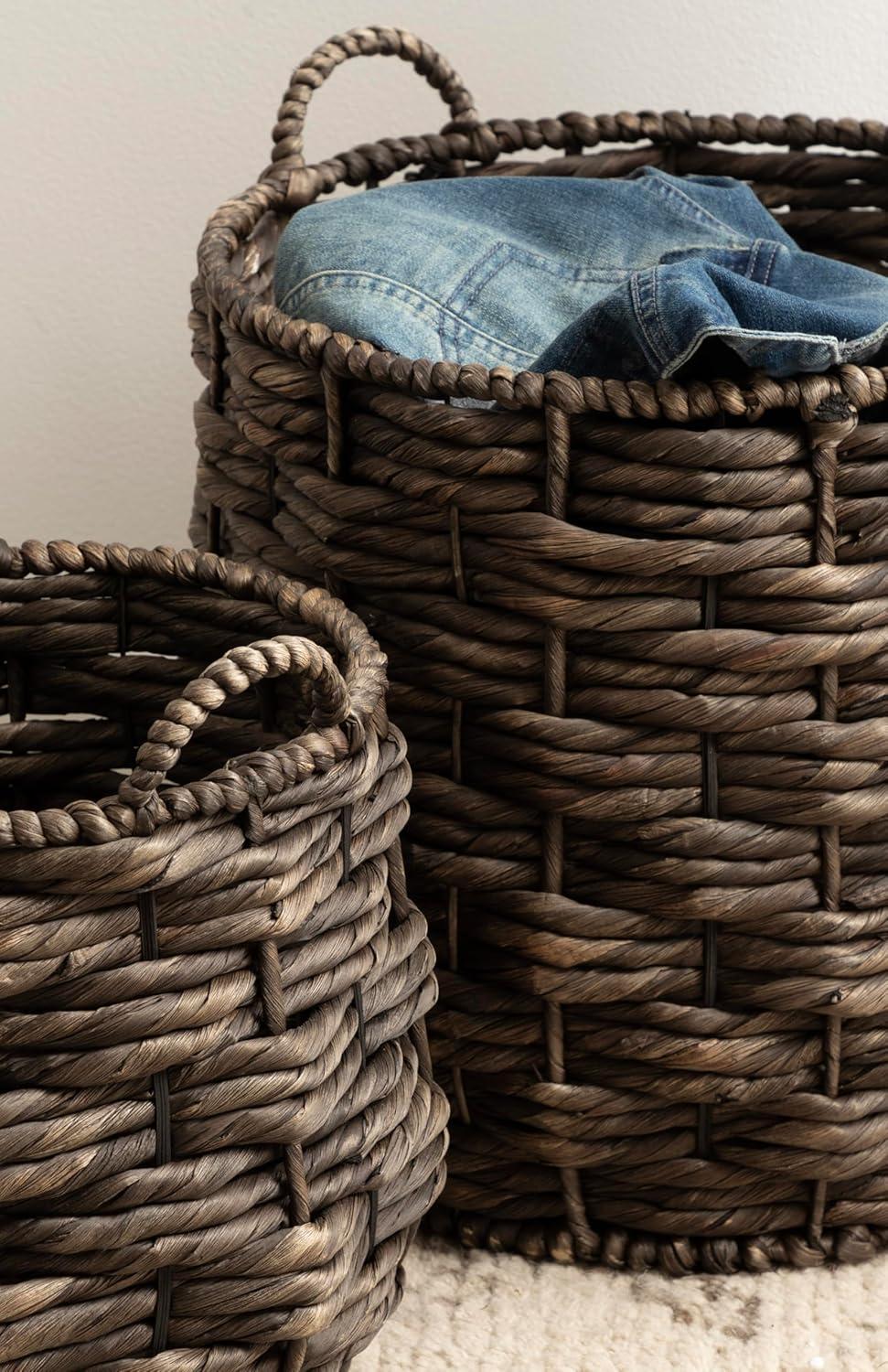 Kate and Laurel Livia Moderno Juego de Cestas Tejidas de Dos Piezas, 16 x 16 y 13 x 13, Jacinto de Agua Natural, Cestas de Mimbre Natural Transicionales para Usar Como Maceteros Tejidos O Cestas Tipo Manta para Sala de Estar