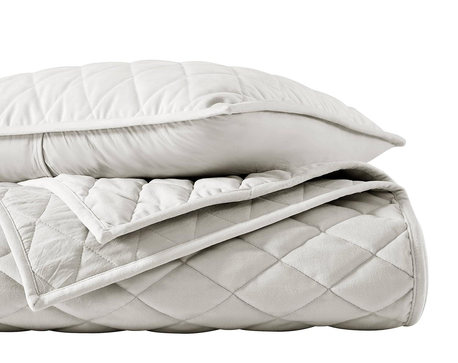 Vera Wang Vera Wang Diamond Velvet Quilt Set