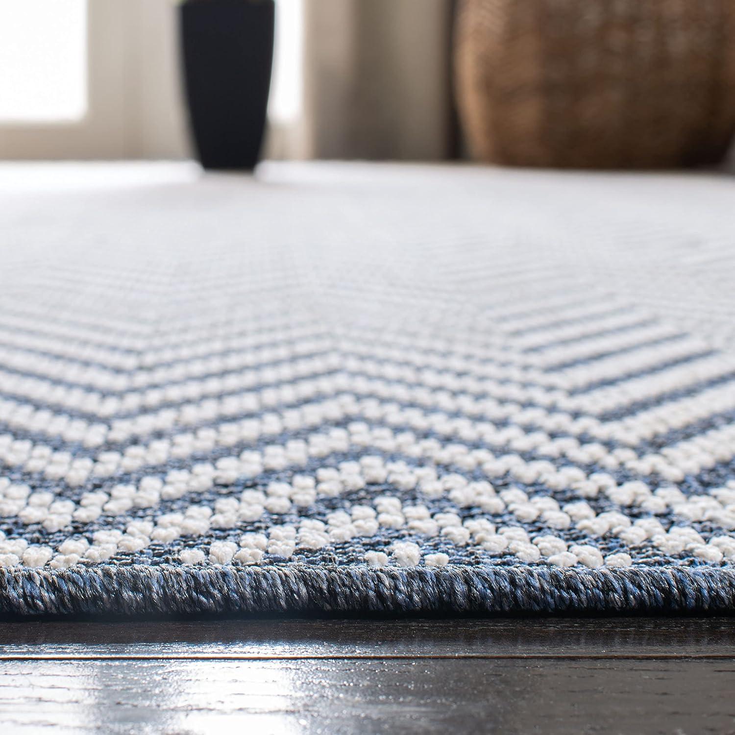 Bermuda BMU812 Power Loomed Indoor/Outdoor Area Rug - Blue/Creme - 4'x6' - Safavieh.