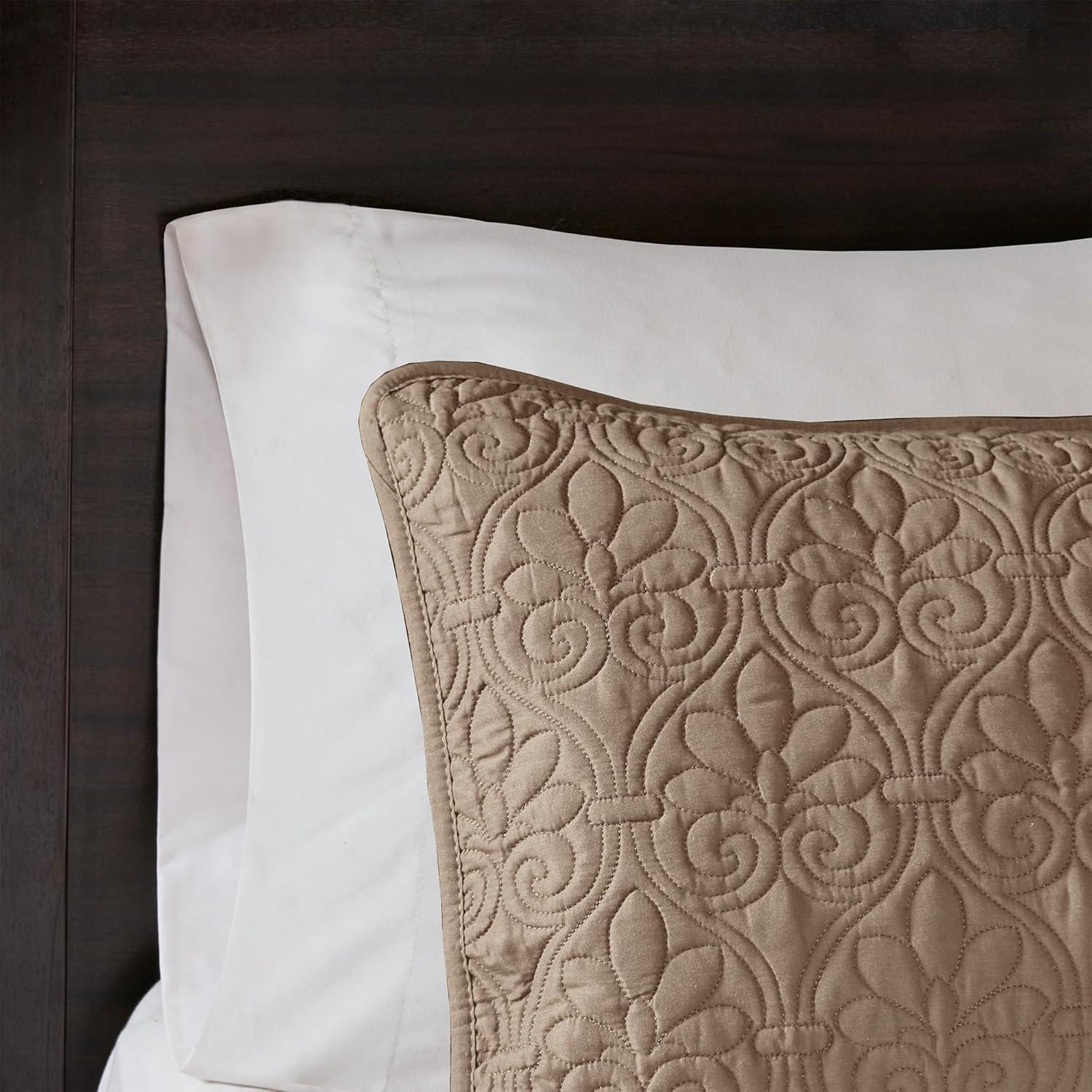 Madison Park Quebec Reversible Quilt Set