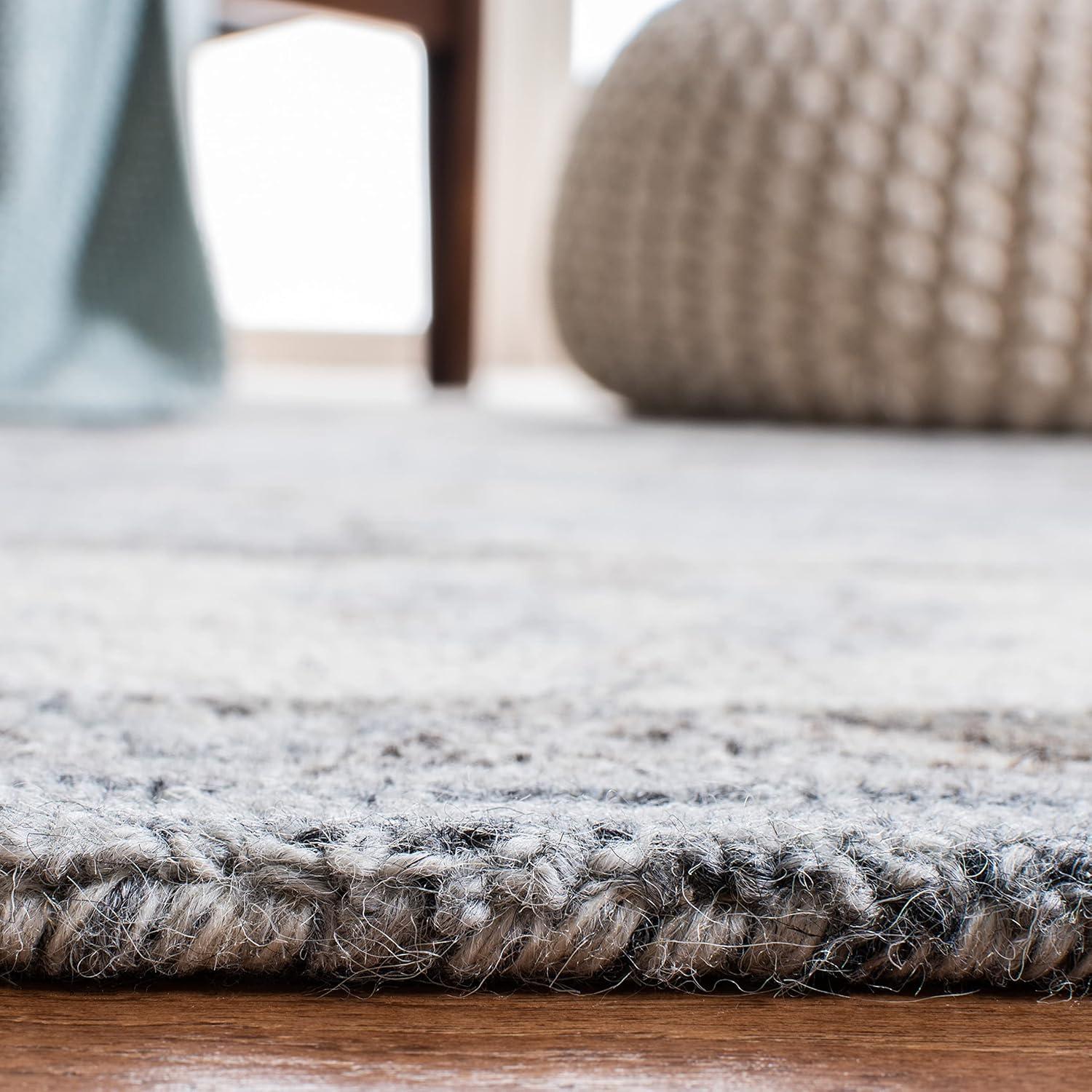 Suzani SZN331 Hand Tufted Area Rug - Grey/Ivory - 6'x9' - Safavieh.