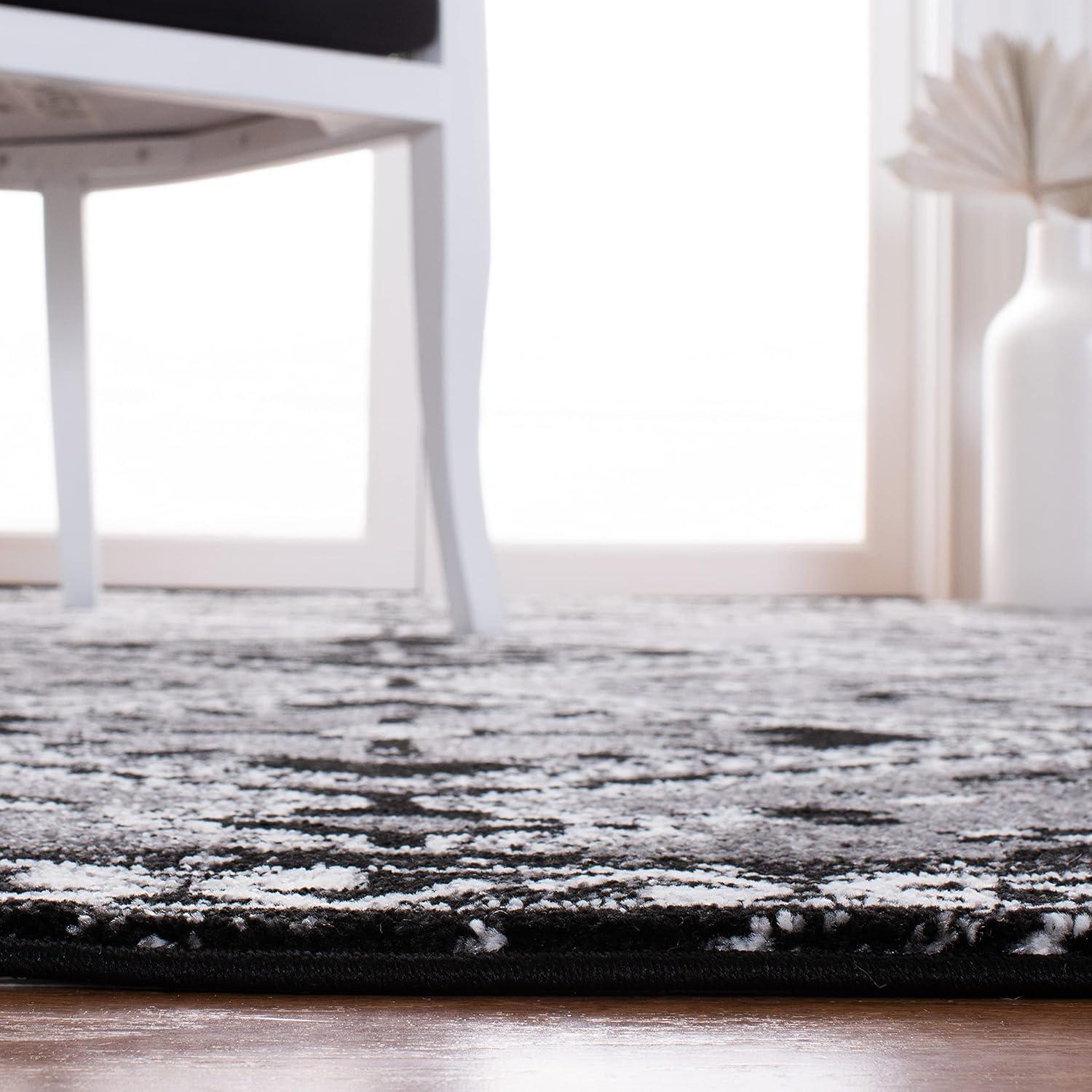 Vintage Hamadan VTH293 Power Loomed Area Rug - Grey/Black - 5'3"x7'6" - Safavieh.